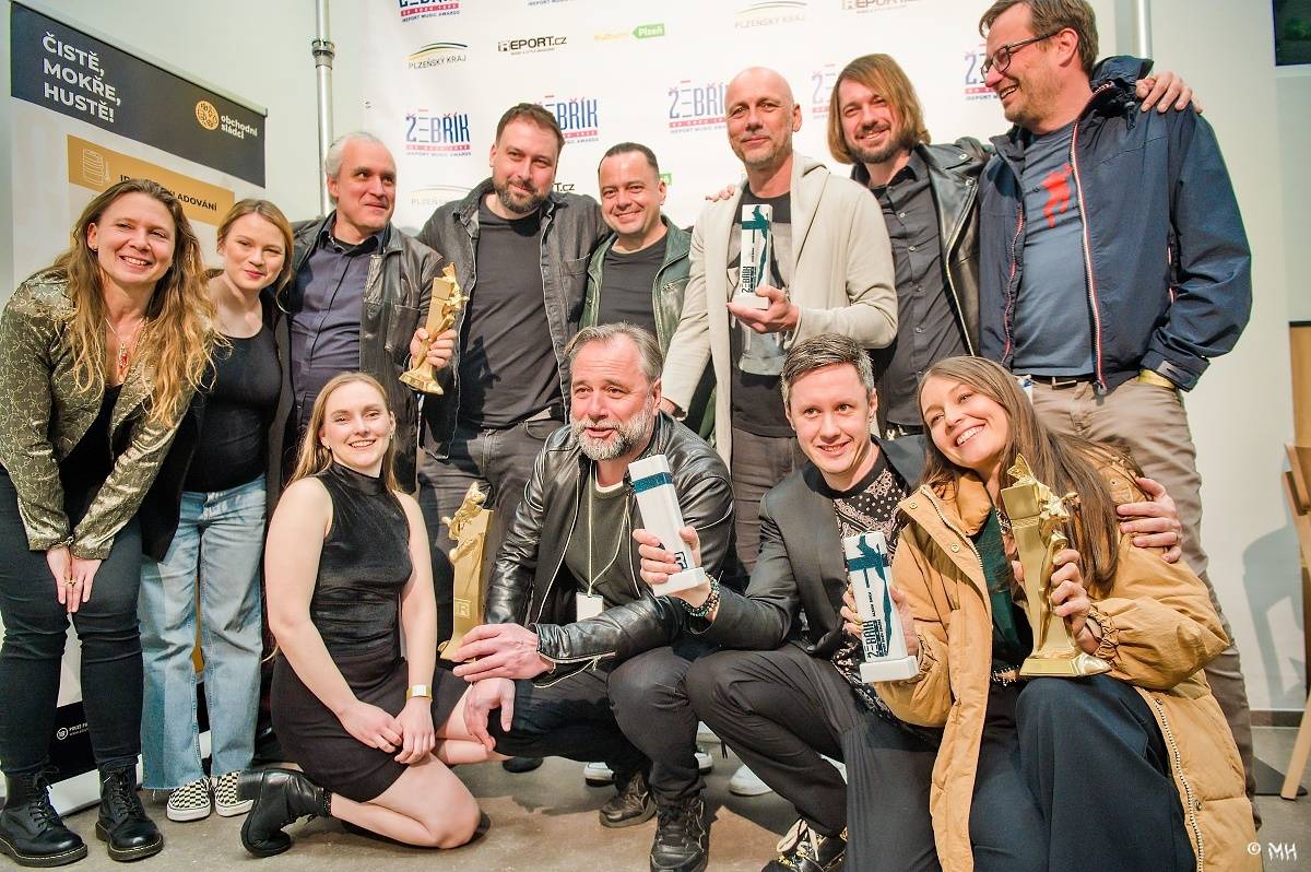 Žebřík oslavil Kristova léta s Rockovým Ježíšem Kamilem Střihavkou. Vystoupili také Marpo a Pan Lynx