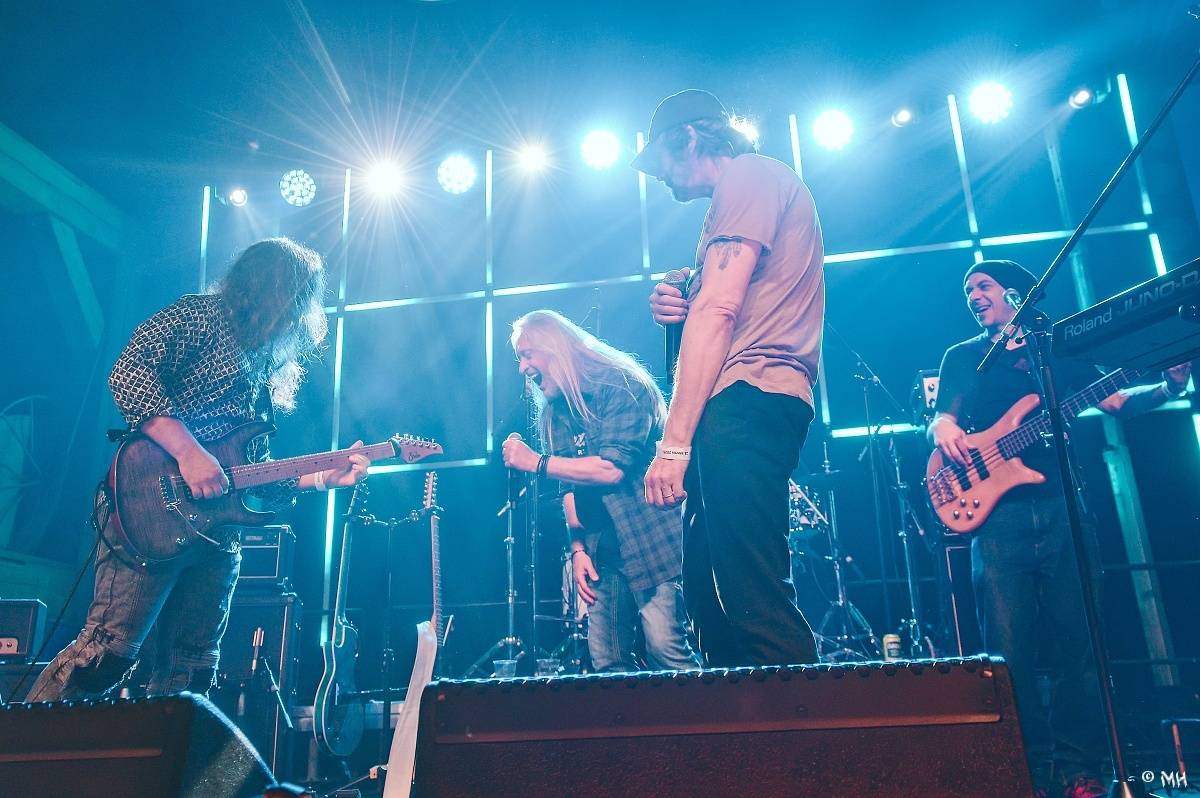 Žebřík oslavil Kristova léta s Rockovým Ježíšem Kamilem Střihavkou. Vystoupili také Marpo a Pan Lynx