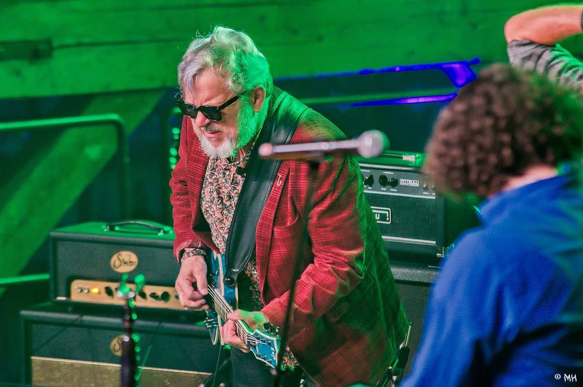 Žebřík oslavil Kristova léta s Rockovým Ježíšem Kamilem Střihavkou. Vystoupili také Marpo a Pan Lynx