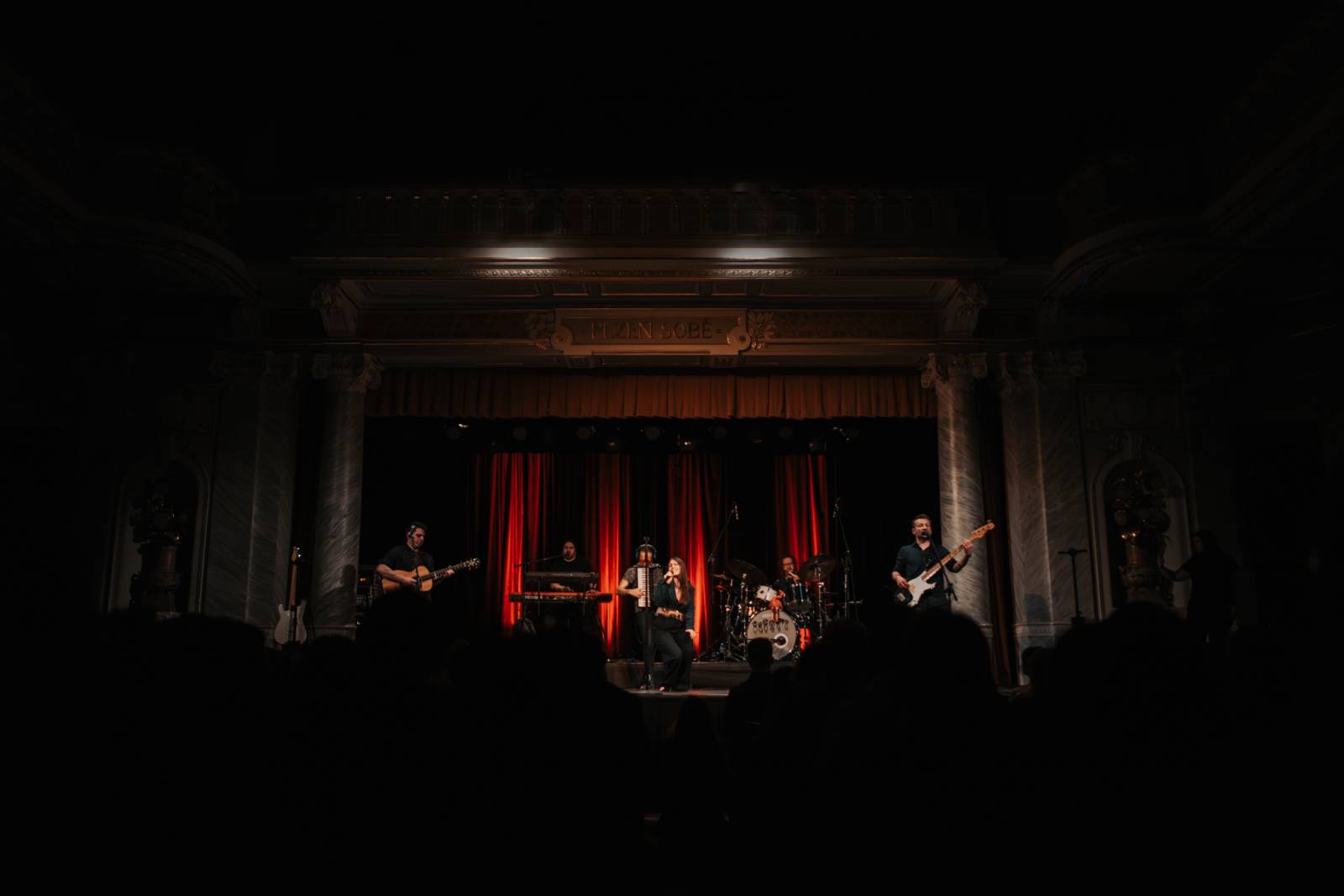 Kateřina Marie Tichá postavila Měšťanskou besedu v Plzni na nohy, bavil i Thom Artway