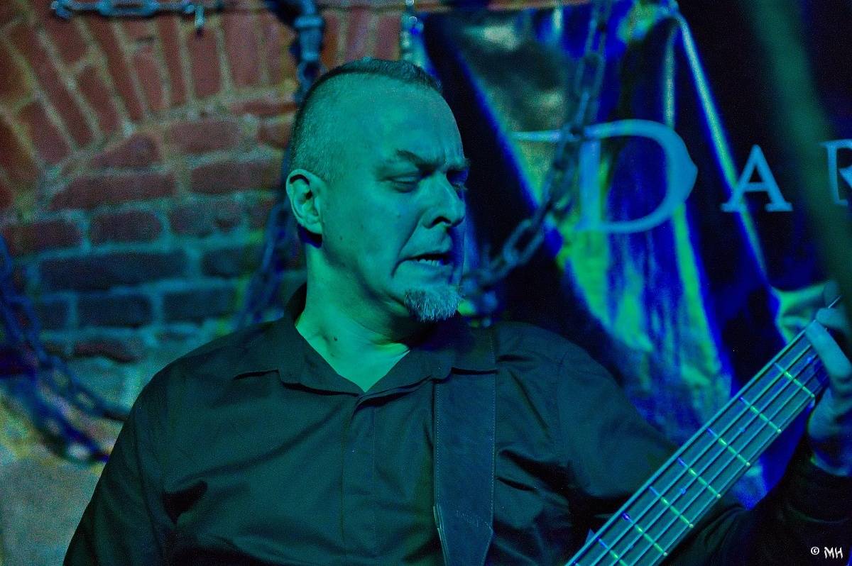 Noc plná metalu: Plzeňský Parlament přivítal Dark Angels, Search and Destroy a Elysium