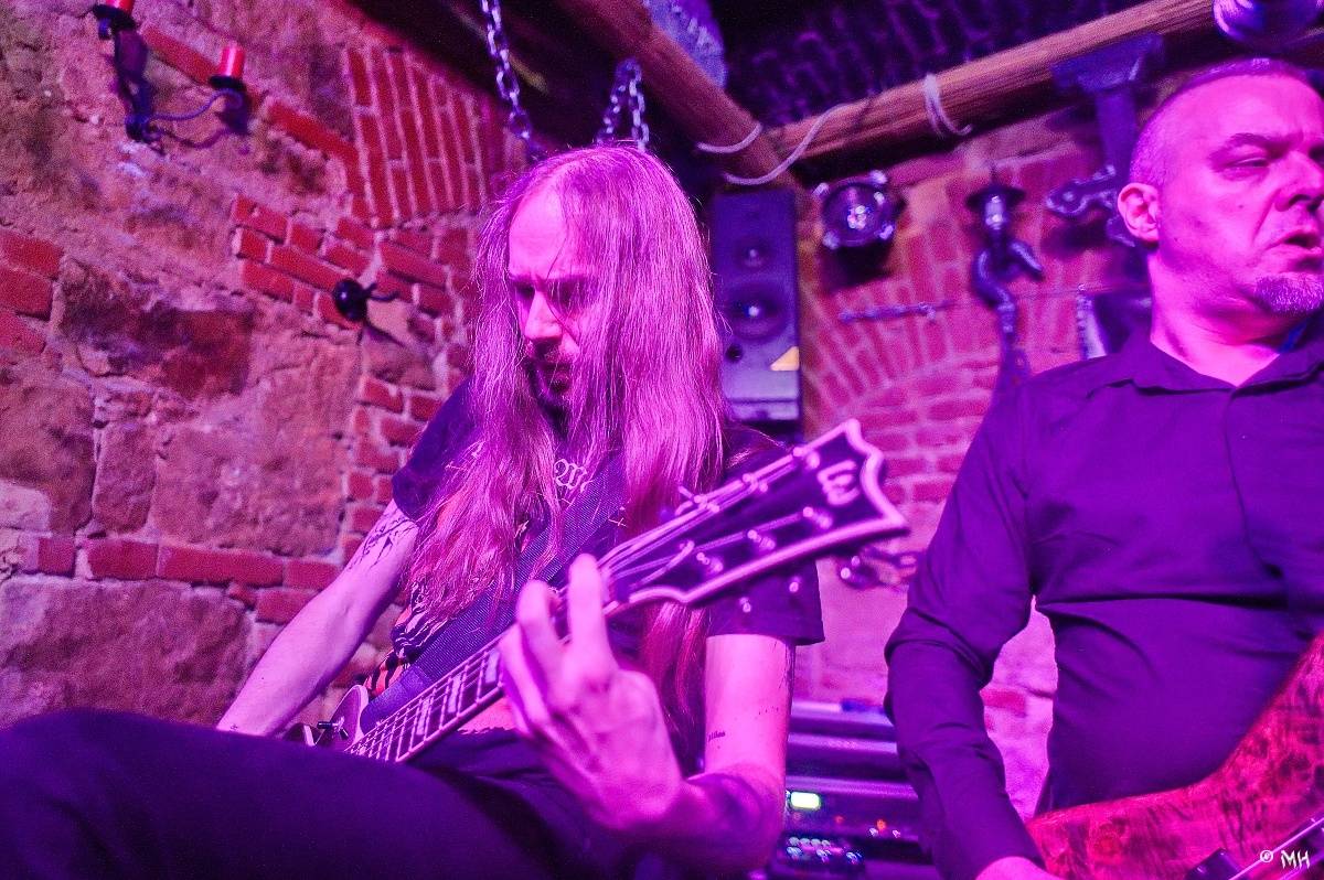 Noc plná metalu: Plzeňský Parlament přivítal Dark Angels, Search and Destroy a Elysium