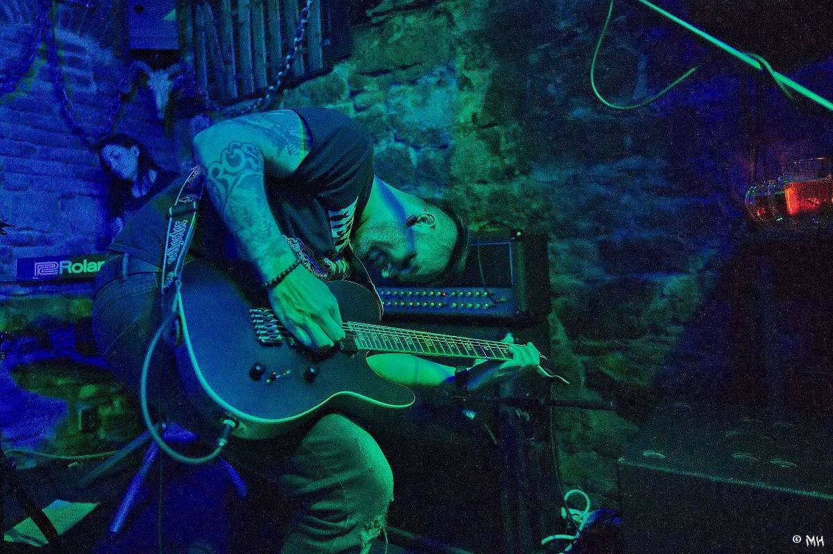 Noc plná metalu: Plzeňský Parlament přivítal Dark Angels, Search and Destroy a Elysium