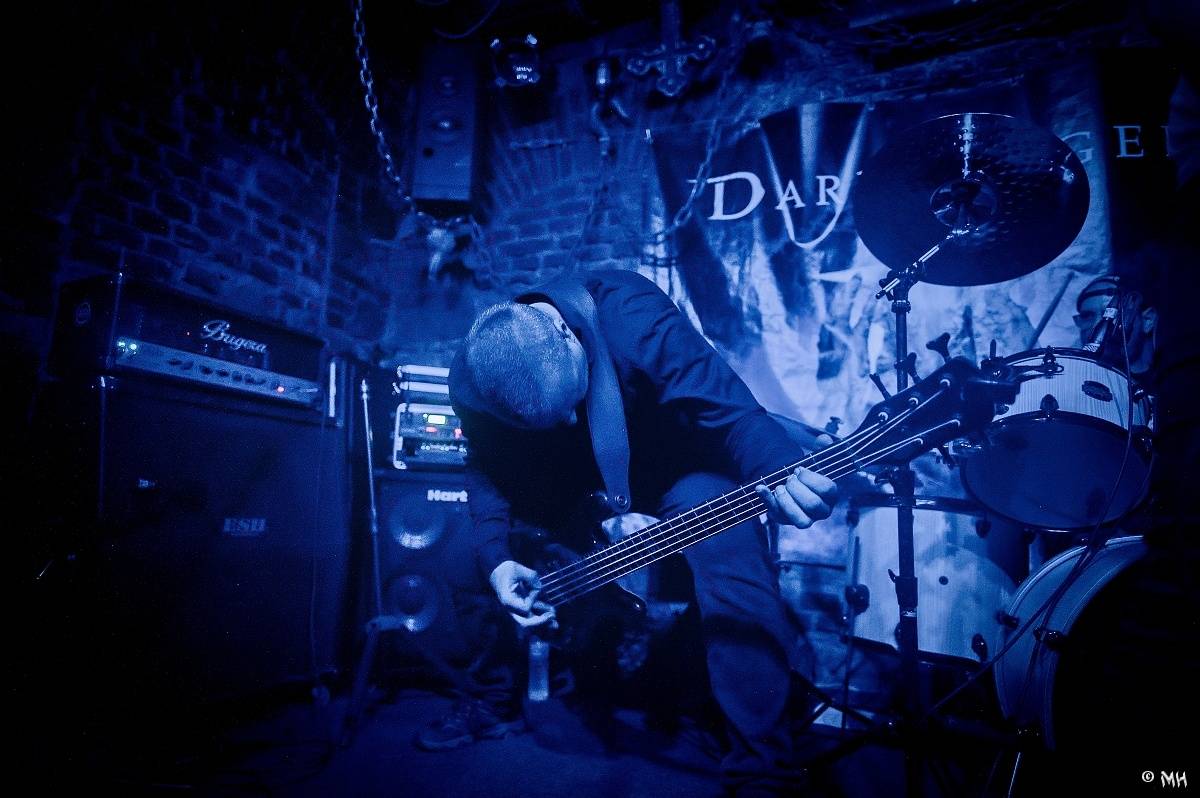 Noc plná metalu: Plzeňský Parlament přivítal Dark Angels, Search and Destroy a Elysium