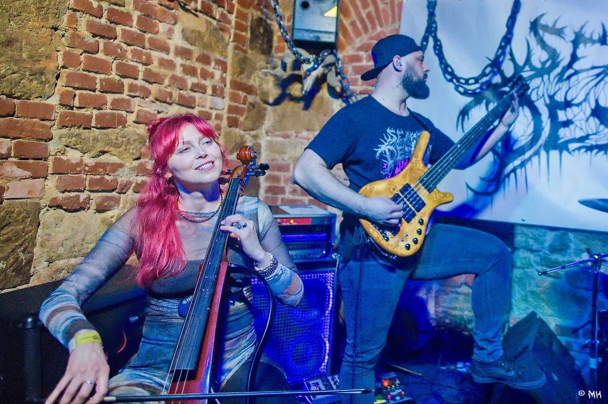 Noc plná metalu: Plzeňský Parlament přivítal Dark Angels, Search and Destroy a Elysium