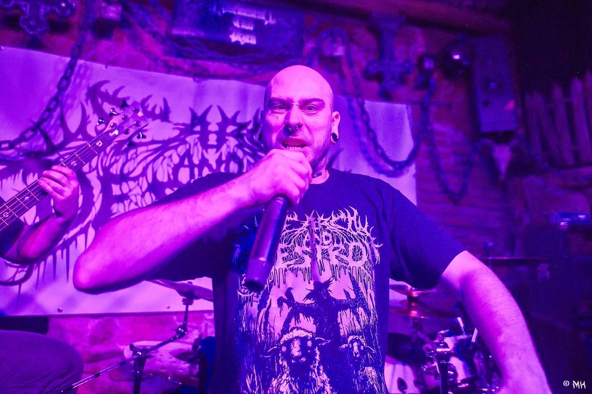 Noc plná metalu: Plzeňský Parlament přivítal Dark Angels, Search and Destroy a Elysium