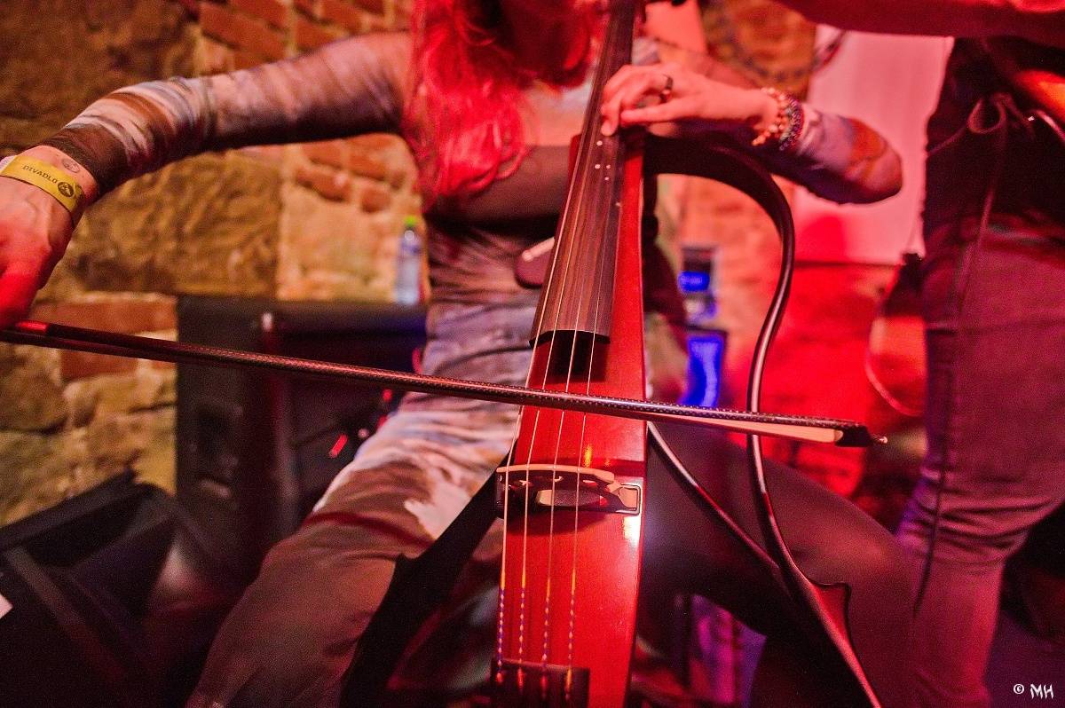 Noc plná metalu: Plzeňský Parlament přivítal Dark Angels, Search and Destroy a Elysium