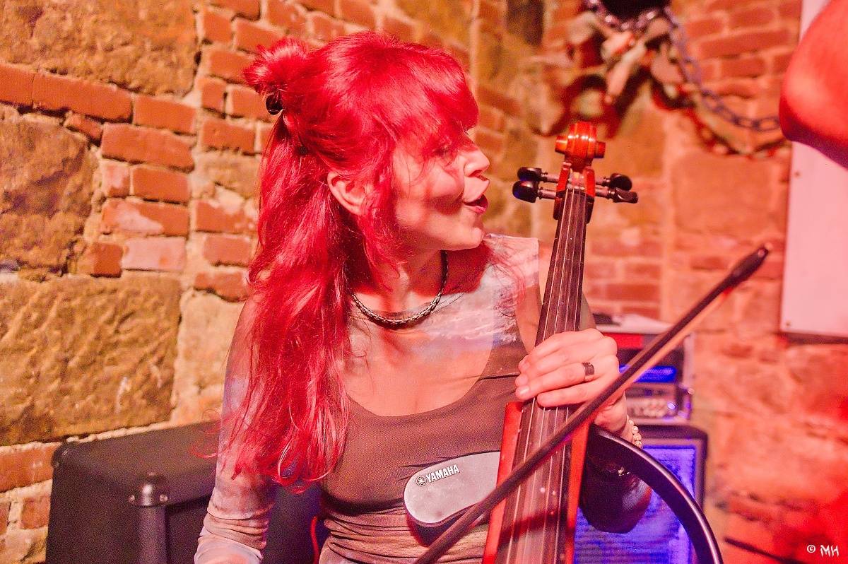 Noc plná metalu: Plzeňský Parlament přivítal Dark Angels, Search and Destroy a Elysium