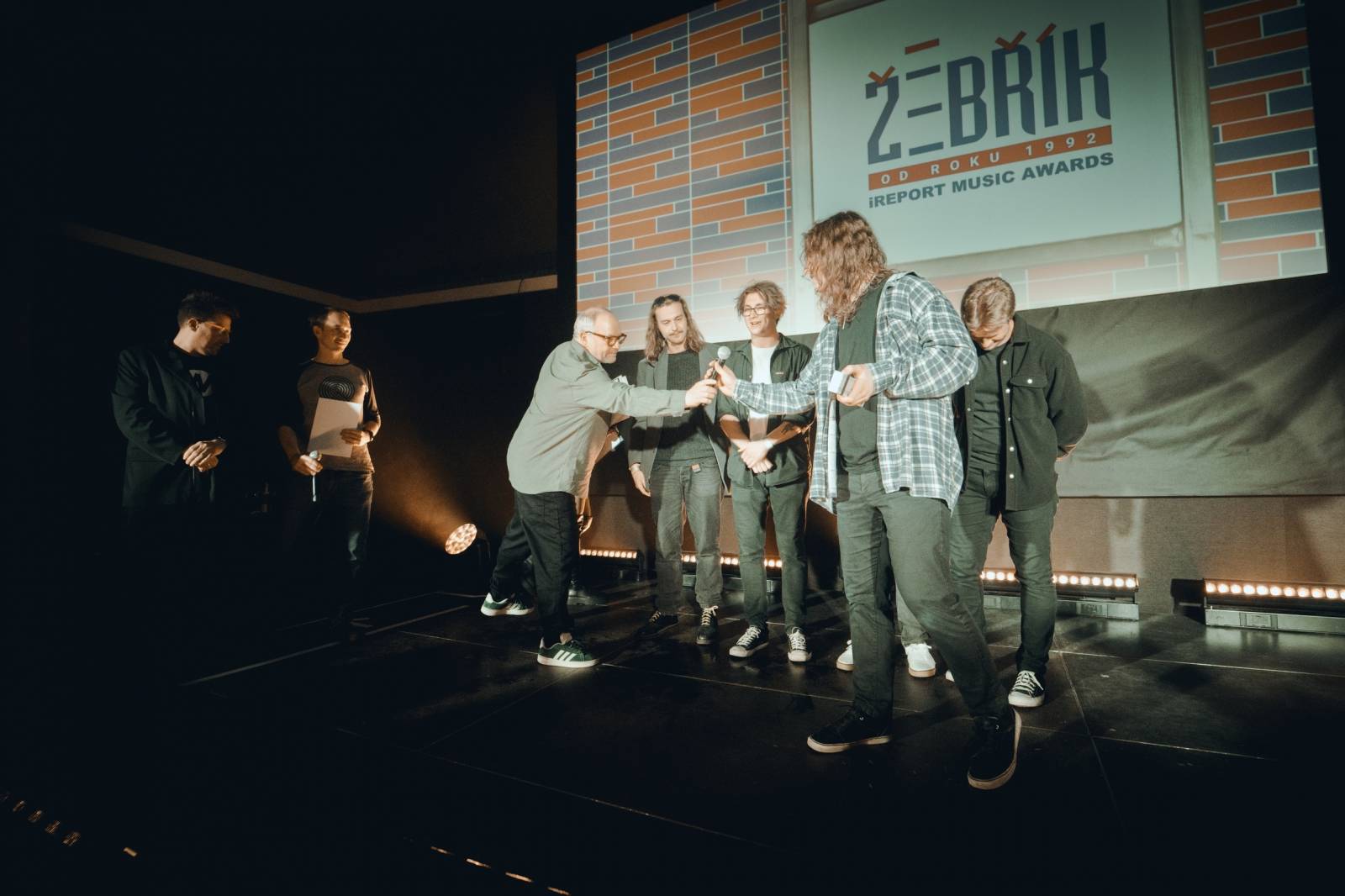 Na Žebříku s oceněnými. Takhle se radovali Michal Hrůza, Rybičky 48, Marpo i Matěj Ruppert