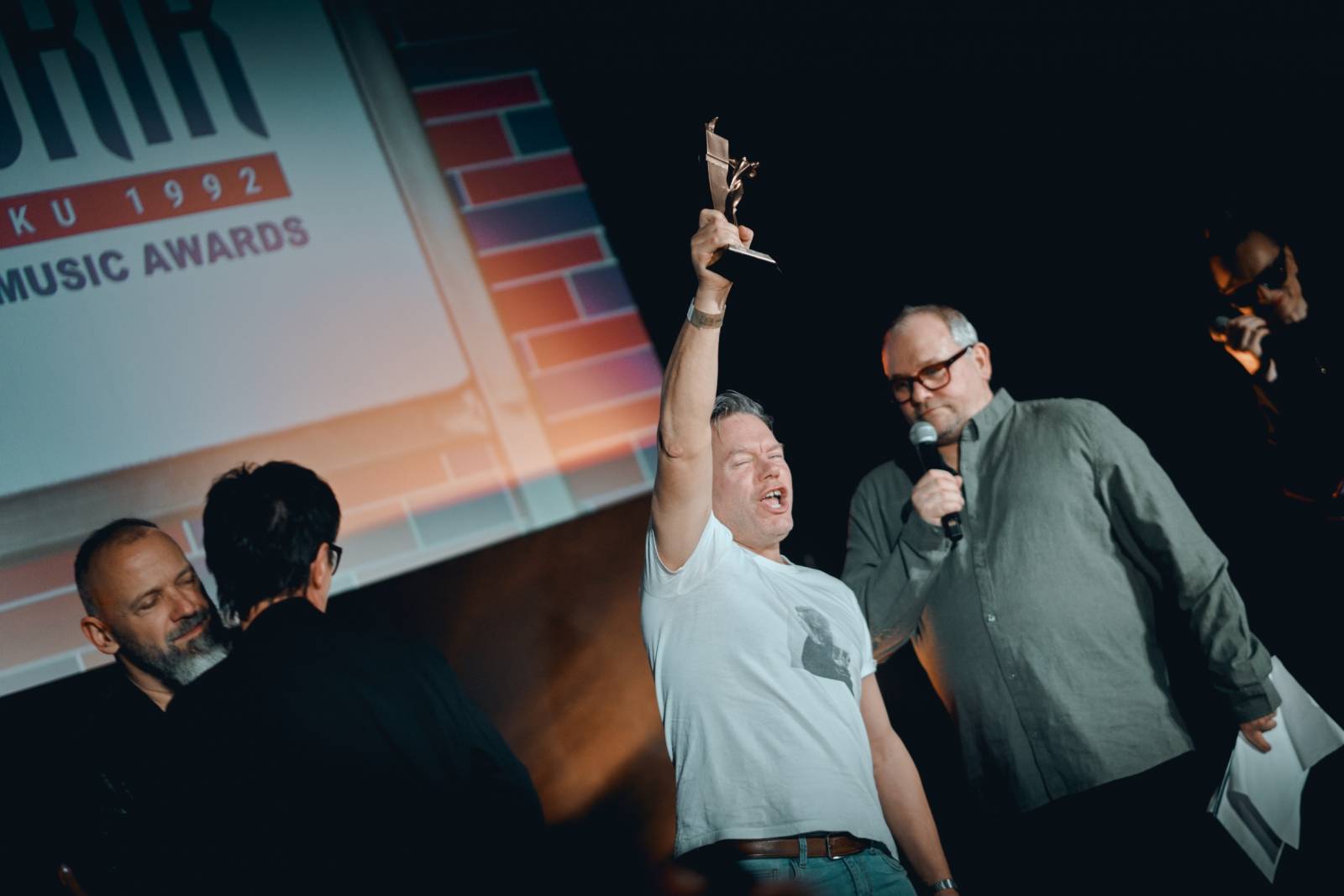 Na Žebříku s oceněnými. Takhle se radovali Michal Hrůza, Rybičky 48, Marpo i Matěj Ruppert