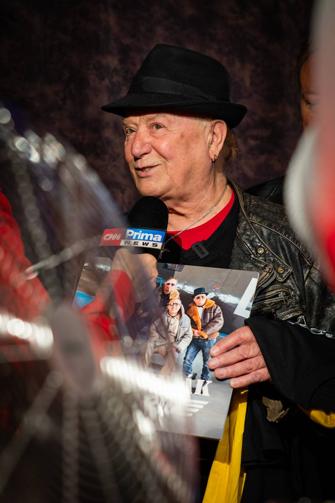 Olympic pokřtil nové album benzinem, kmotrem Bombarďáka se stala Lucie