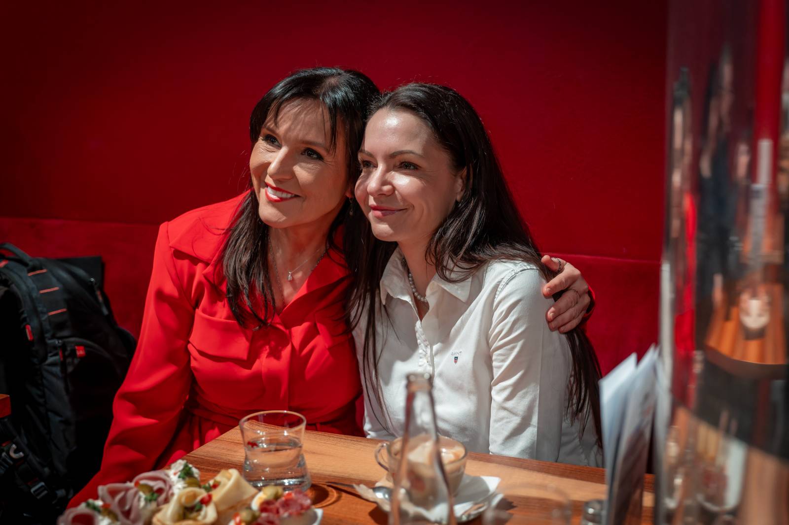 Olympic pokřtil nové album benzinem, kmotrem Bombarďáka se stala Lucie