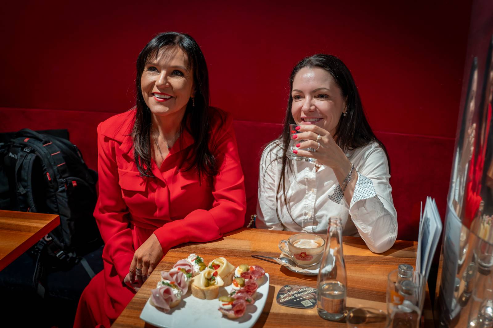 Olympic pokřtil nové album benzinem, kmotrem Bombarďáka se stala Lucie