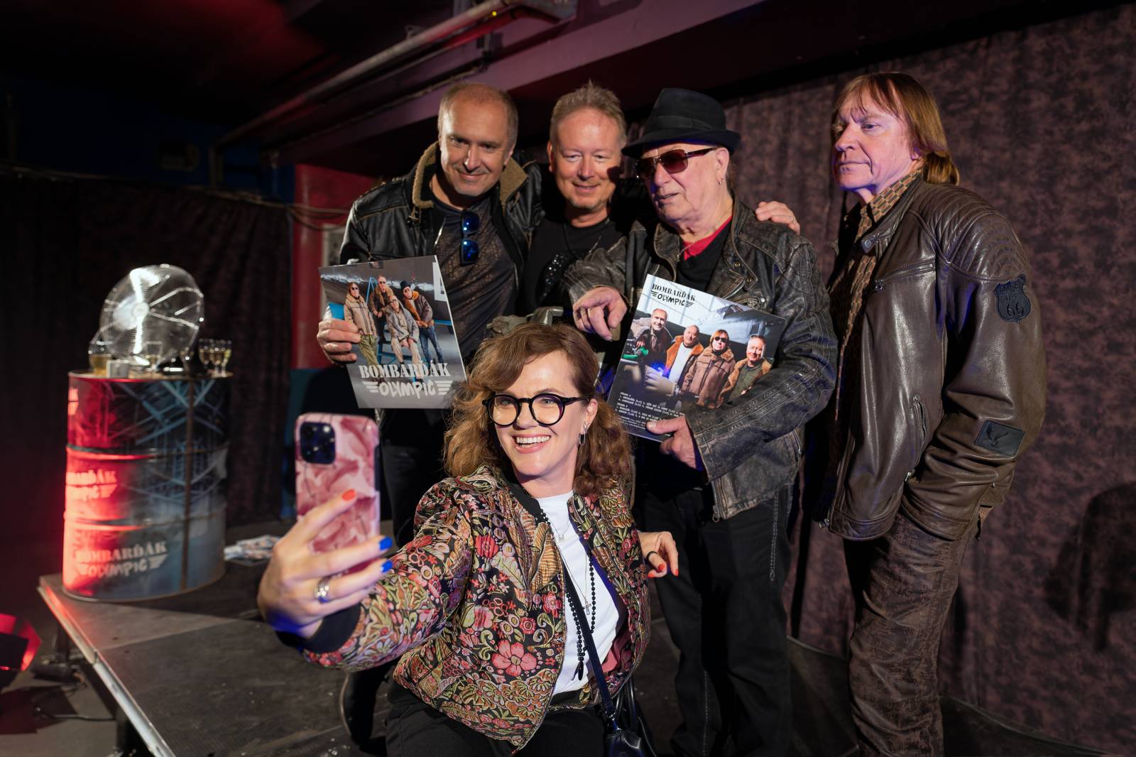 Olympic pokřtil nové album benzinem, kmotrem Bombarďáka se stala Lucie