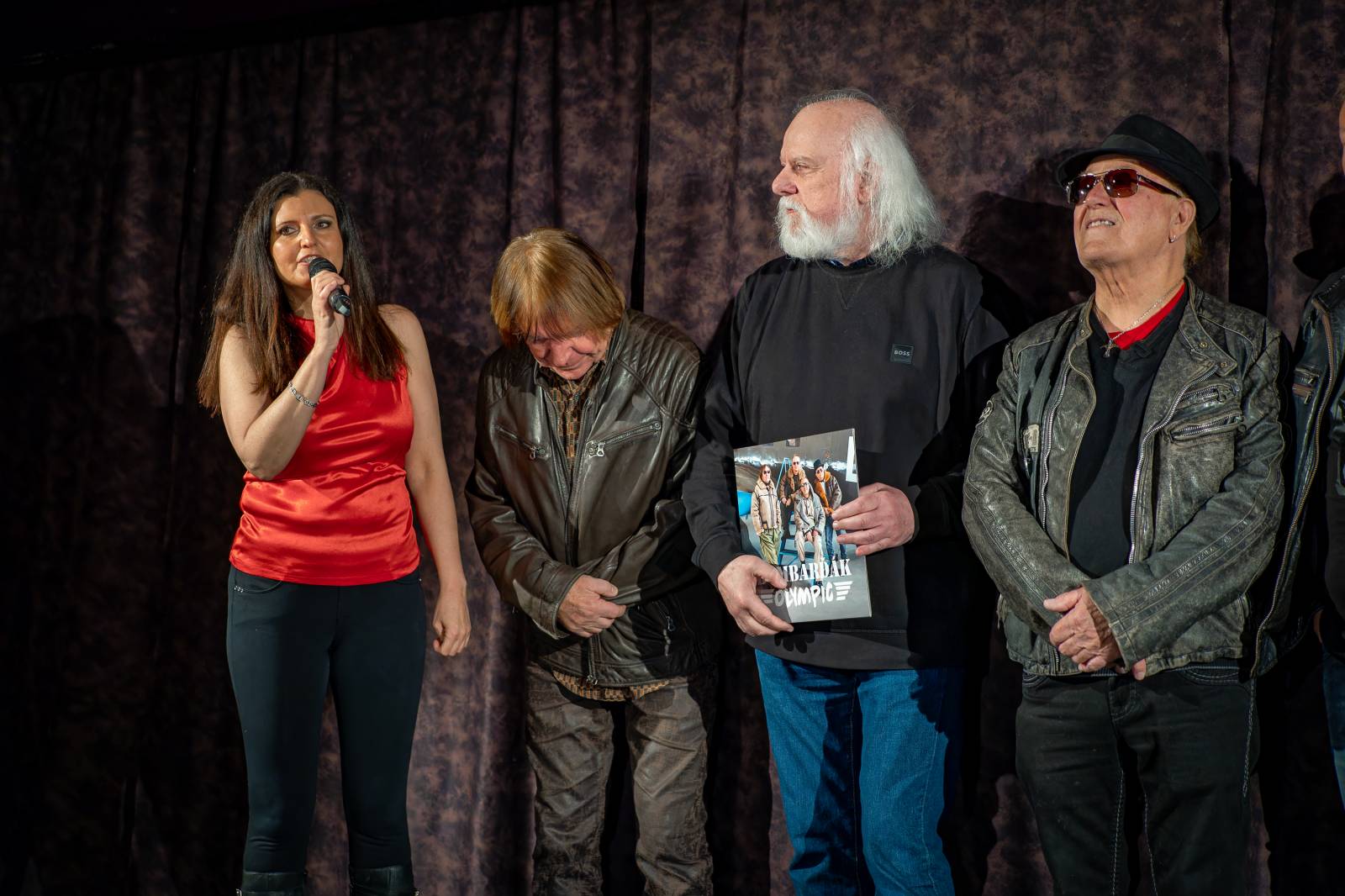Olympic pokřtil nové album benzinem, kmotrem Bombarďáka se stala Lucie