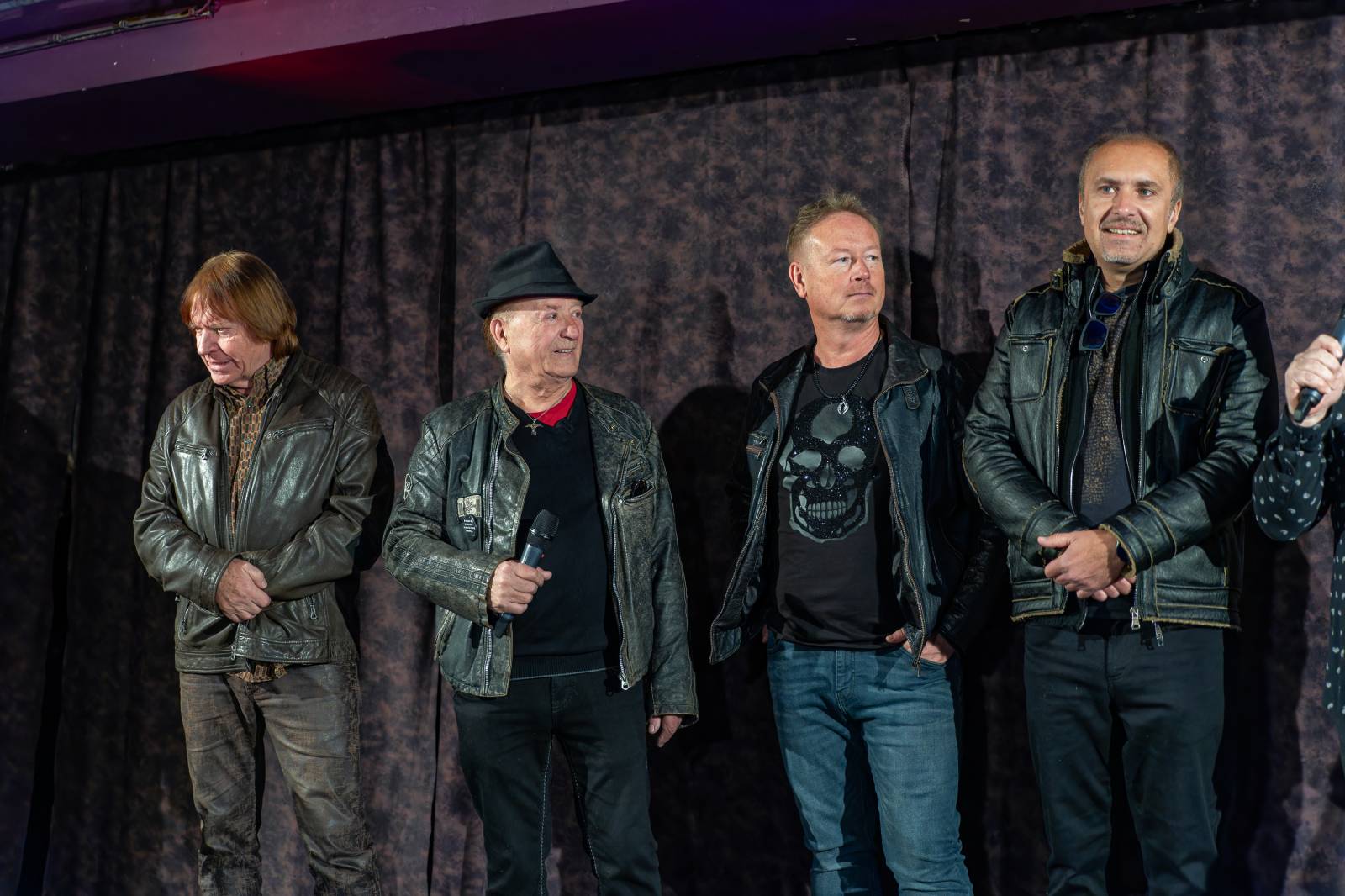 Olympic pokřtil nové album benzinem, kmotrem Bombarďáka se stala Lucie