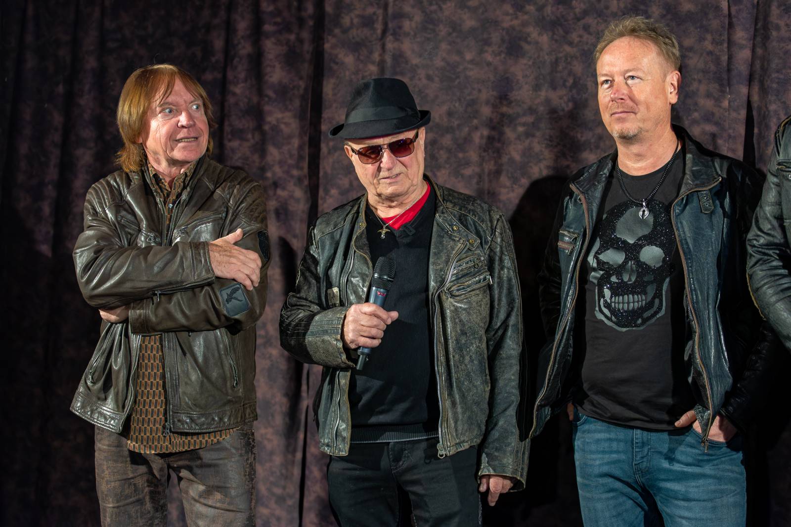 Olympic pokřtil nové album benzinem, kmotrem Bombarďáka se stala Lucie