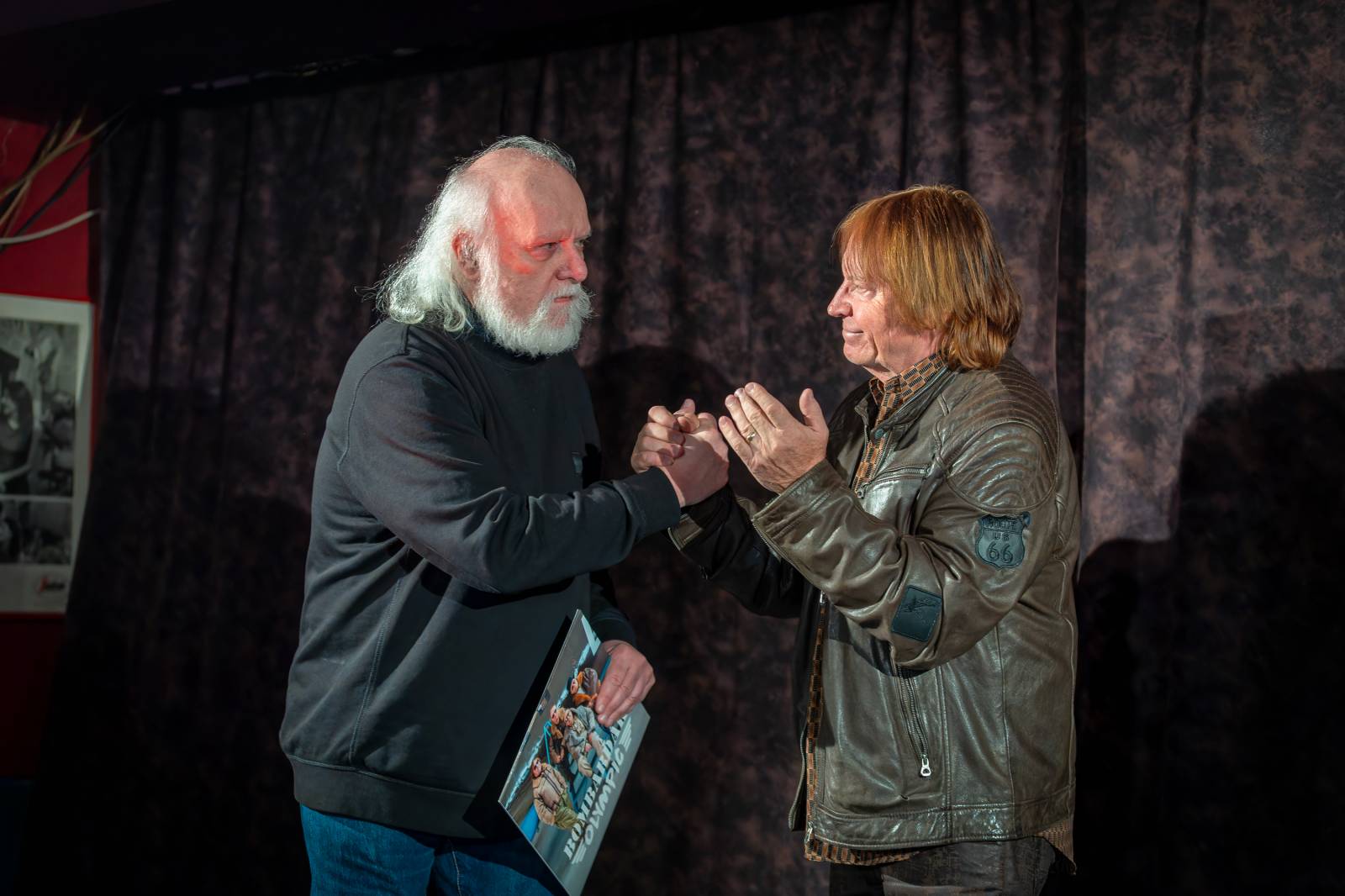 Olympic pokřtil nové album benzinem, kmotrem Bombarďáka se stala Lucie