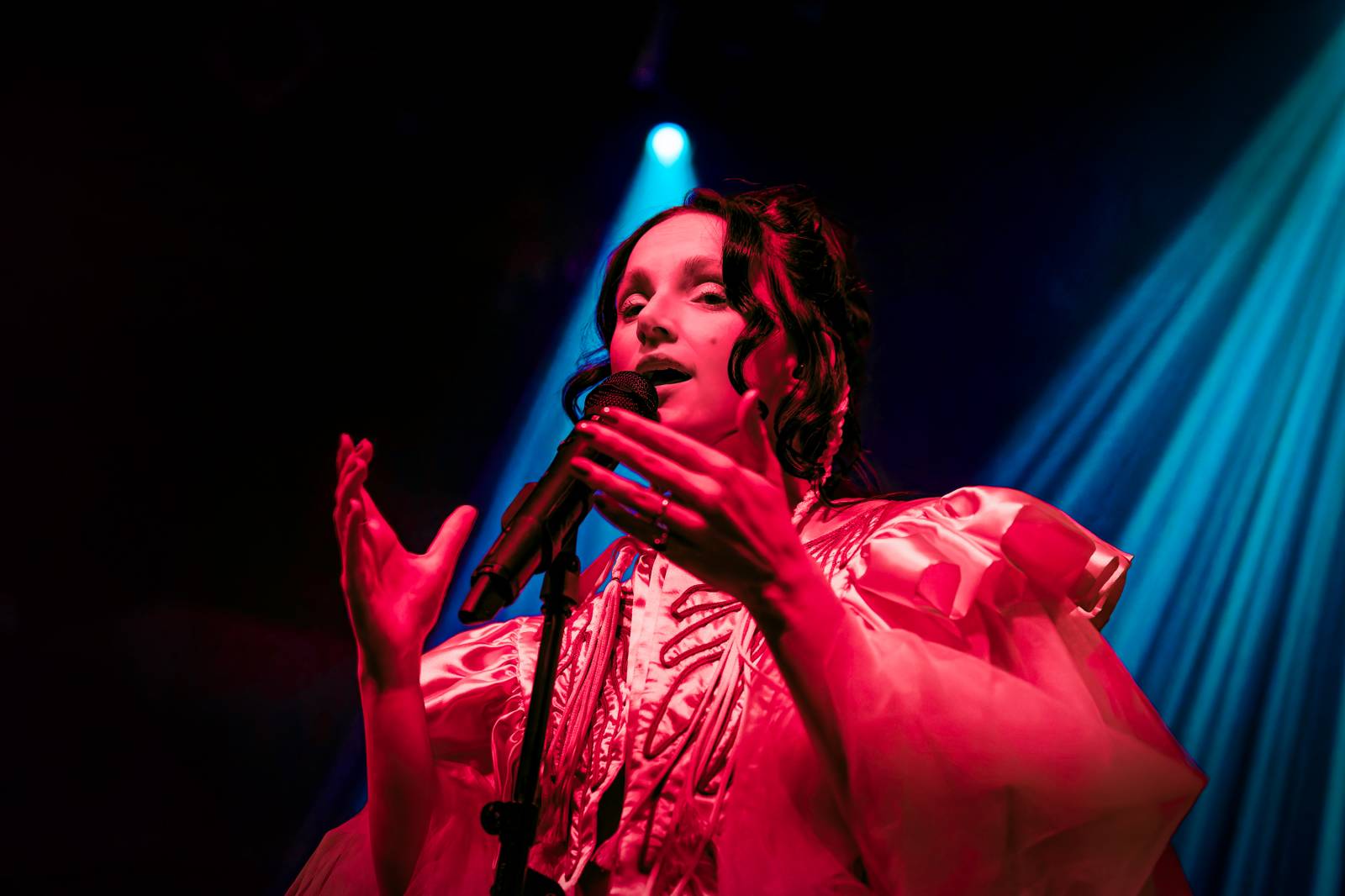 Vesna roztančila pražský Lucerna Music Bar, předskakovala jí Elly