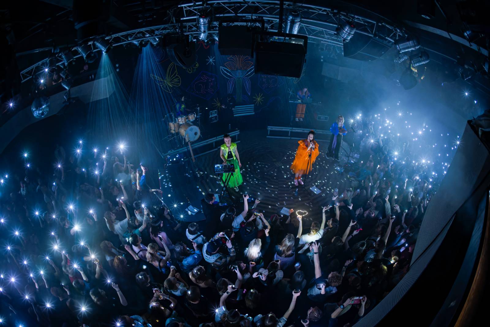 Vesna roztančila pražský Lucerna Music Bar, předskakovala jí Elly