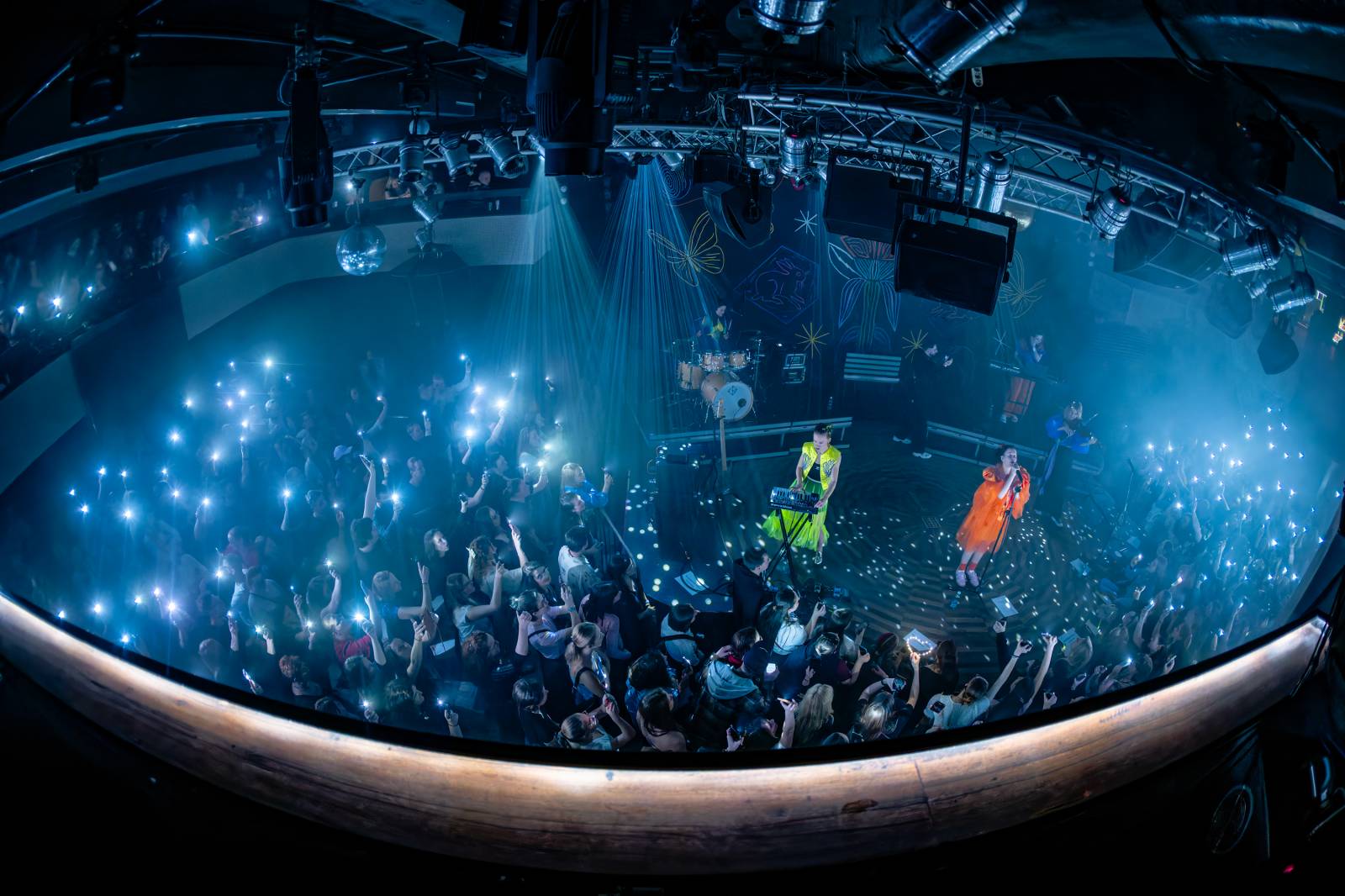 Vesna roztančila pražský Lucerna Music Bar, předskakovala jí Elly