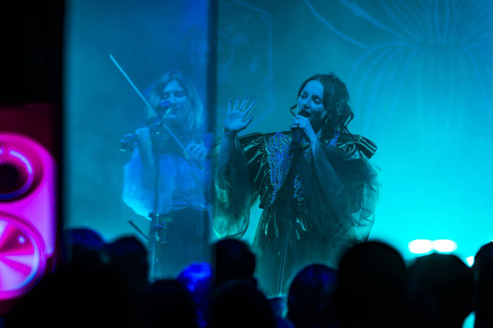 Vesna roztančila pražský Lucerna Music Bar, předskakovala jí Elly