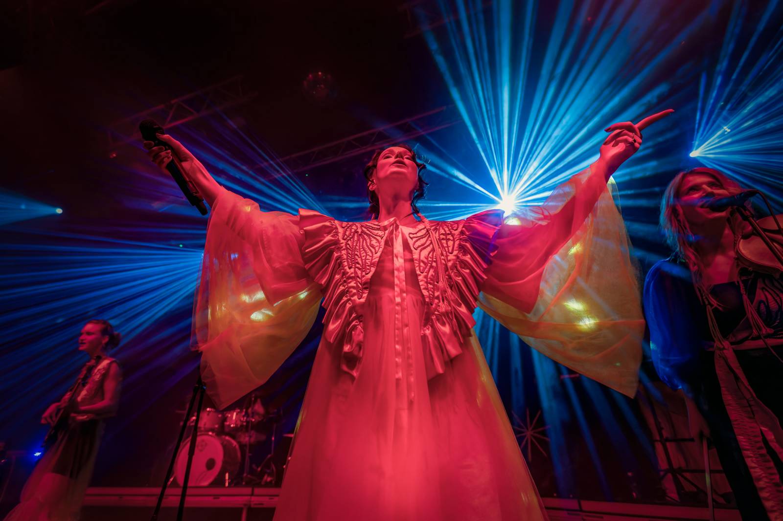 Vesna roztančila pražský Lucerna Music Bar, předskakovala jí Elly