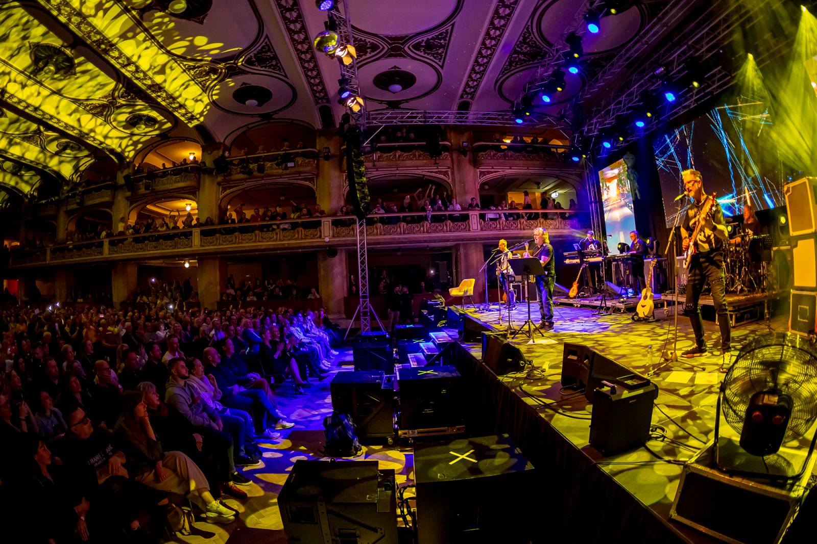 Dalibor Janda oslavil 45 let na scéně, Lucernu rozezpíval svými hity