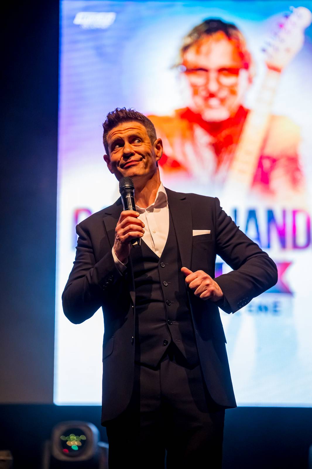 Dalibor Janda oslavil 45 let na scéně, Lucernu rozezpíval svými hity