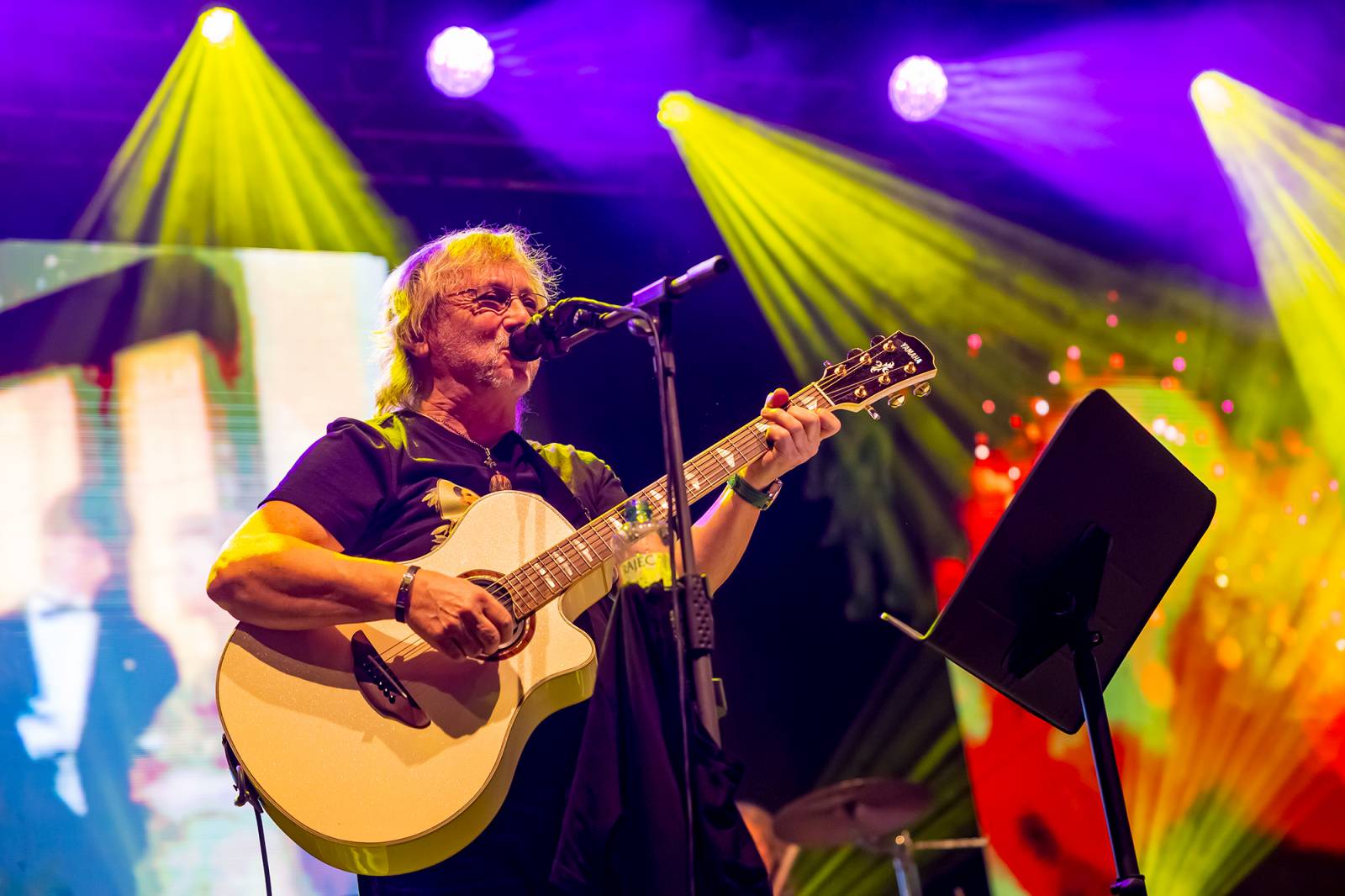 Dalibor Janda oslavil 45 let na scéně, Lucernu rozezpíval svými hity