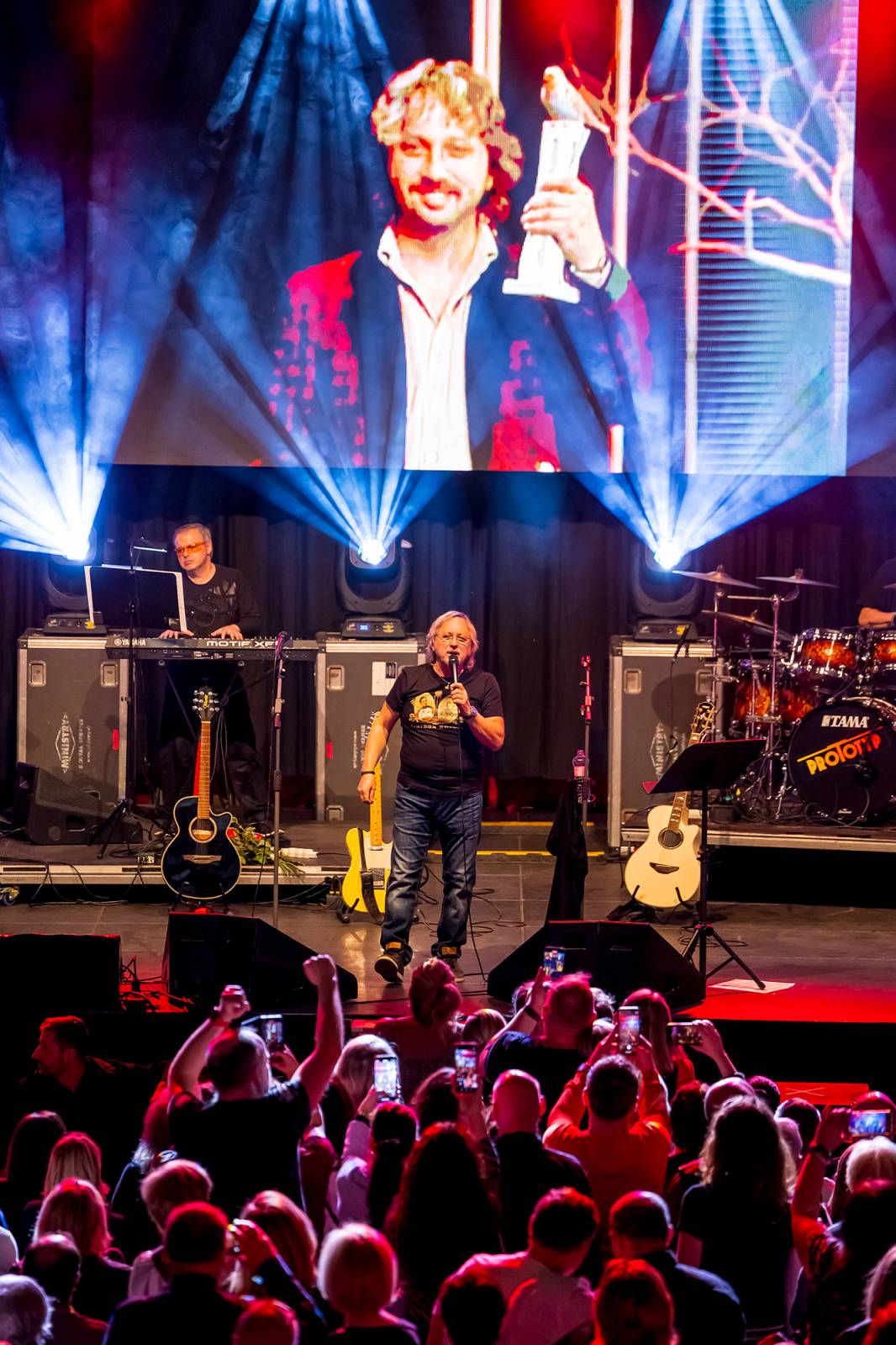 Dalibor Janda oslavil 45 let na scéně, Lucernu rozezpíval svými hity