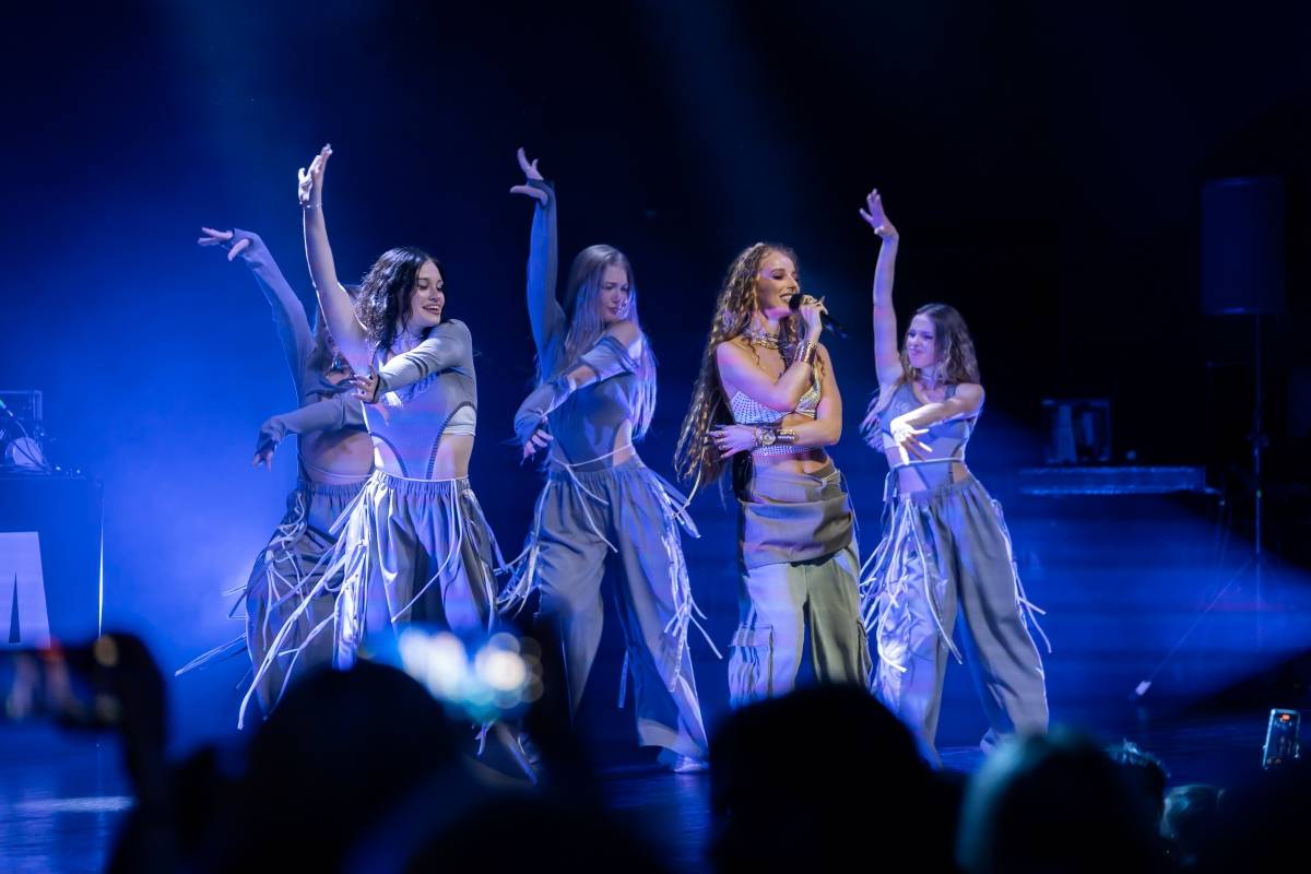 Ani nemoc ji nezastavila. Sima svojí show rozhýbala brněnské Sono