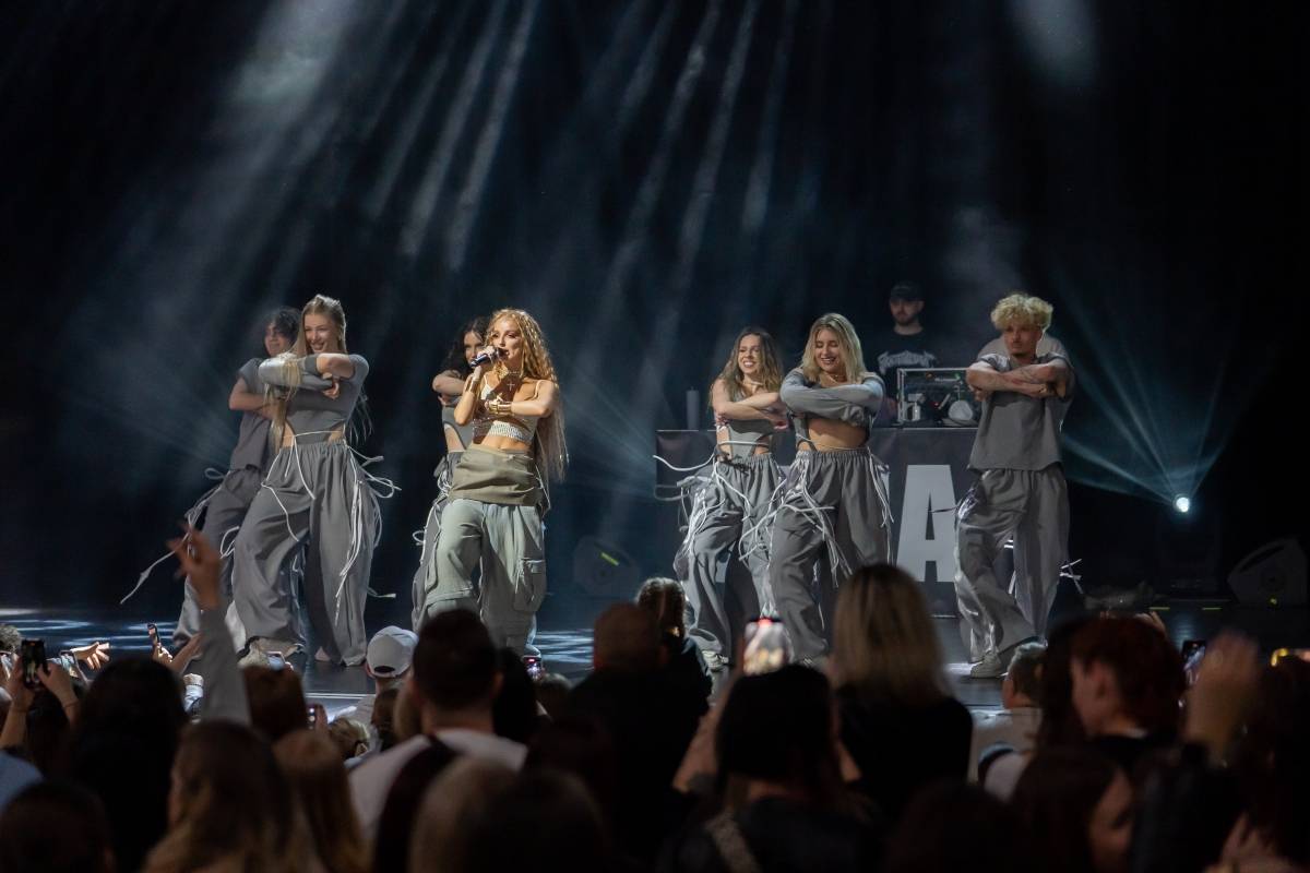 Ani nemoc ji nezastavila. Sima svojí show rozhýbala brněnské Sono