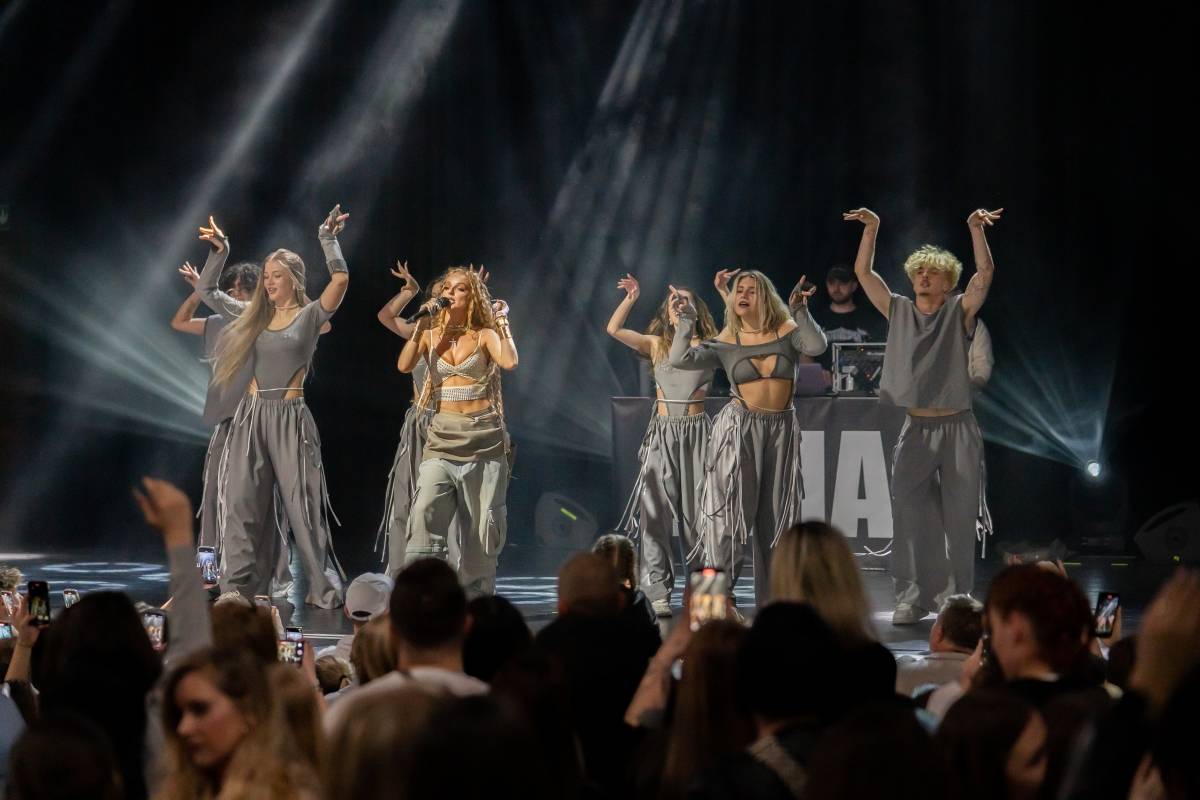 Ani nemoc ji nezastavila. Sima svojí show rozhýbala brněnské Sono