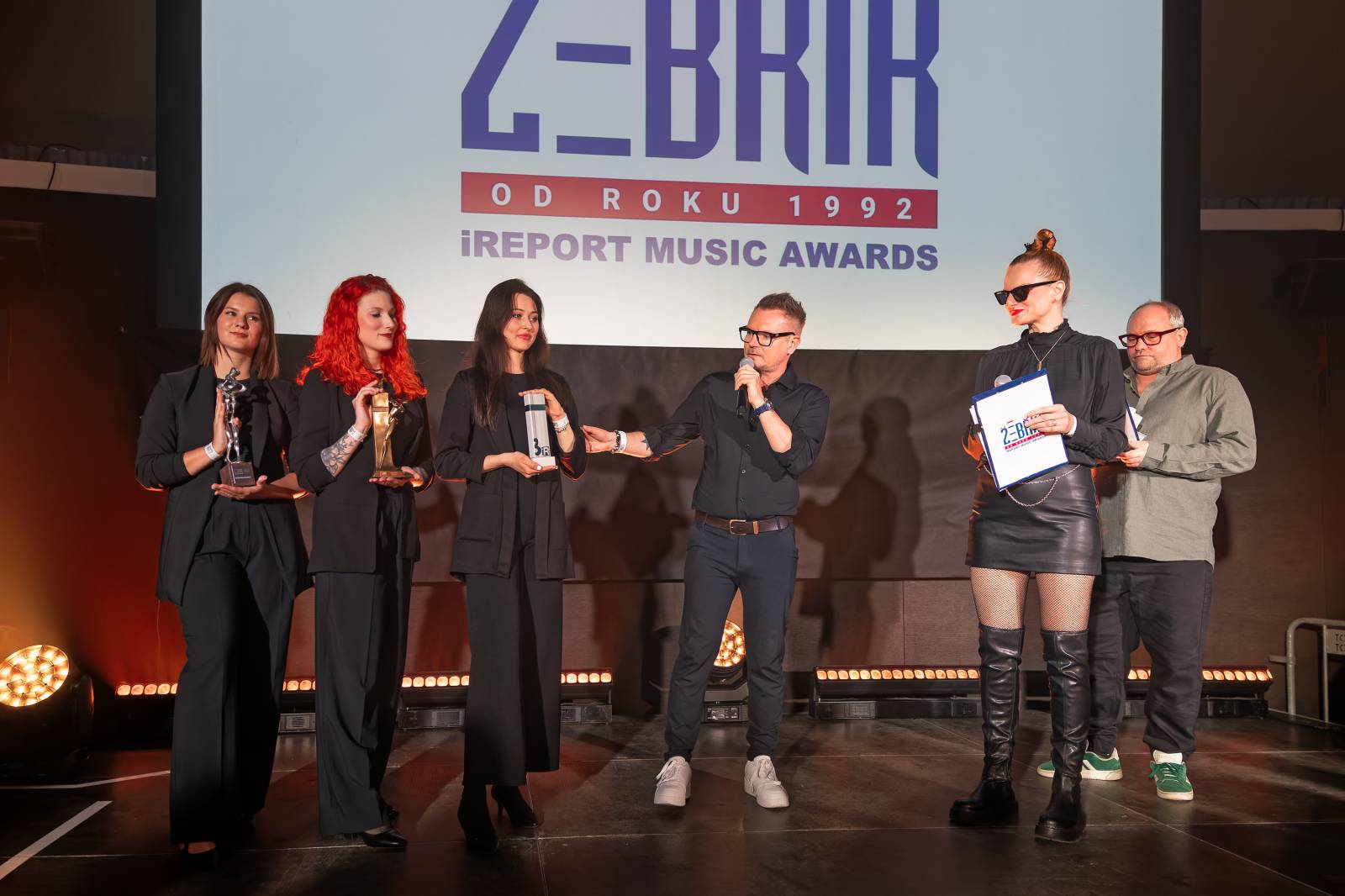 Žebřík ozdobili exkluzivním koncertem Kamil Střihavka s Bárou Basikovou, Danem Bártou a Michalem Pavlíčkem