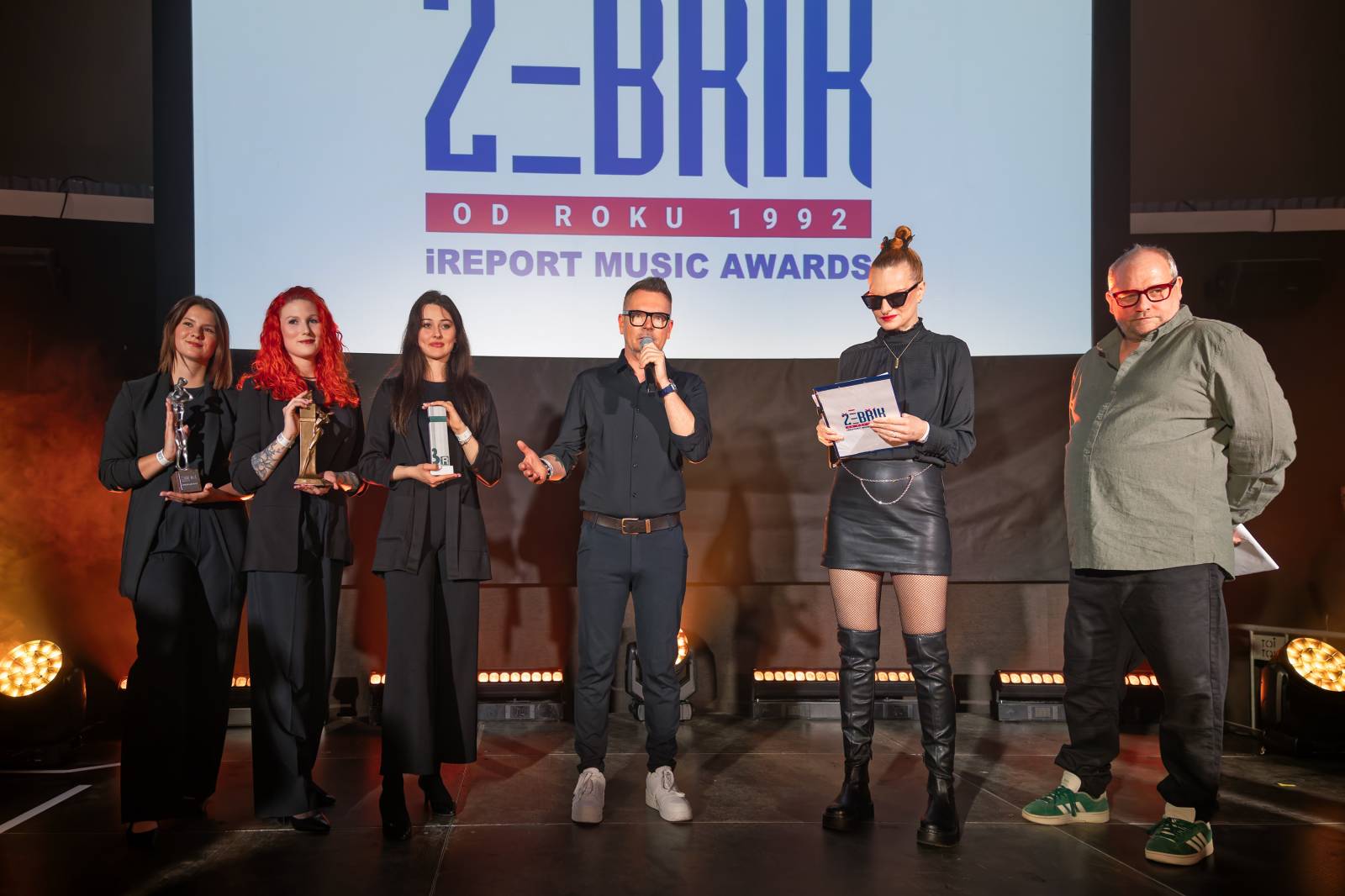 Žebřík ozdobili exkluzivním koncertem Kamil Střihavka s Bárou Basikovou, Danem Bártou a Michalem Pavlíčkem