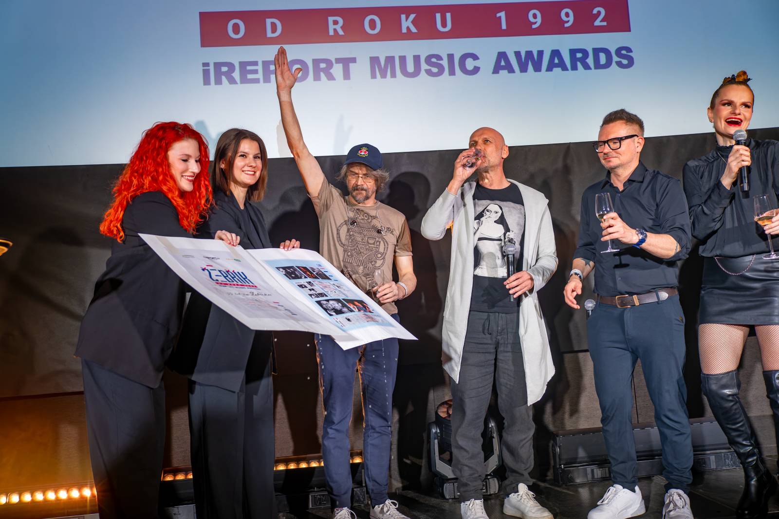 Žebřík ozdobili exkluzivním koncertem Kamil Střihavka s Bárou Basikovou, Danem Bártou a Michalem Pavlíčkem