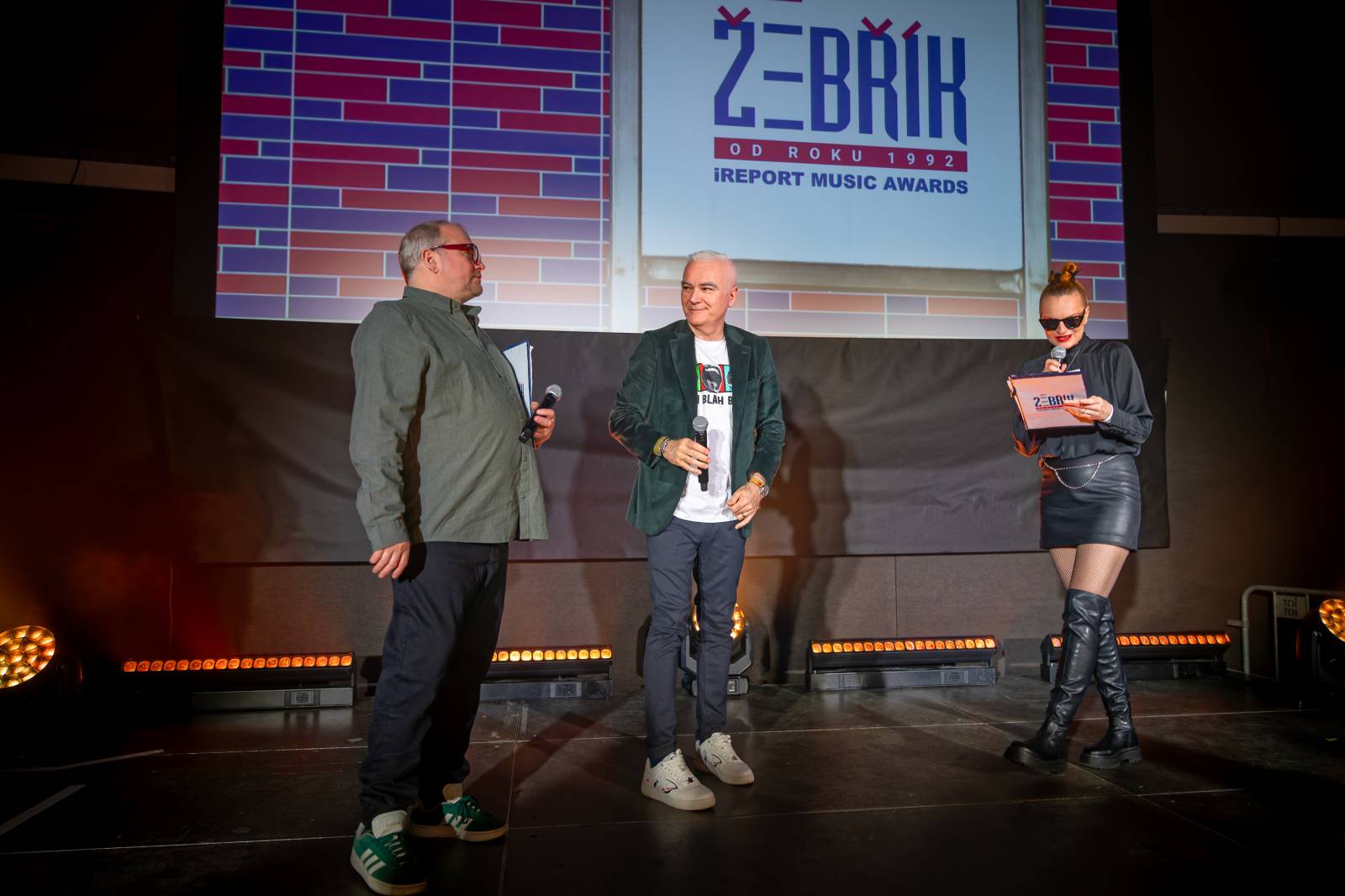 Žebřík ozdobili exkluzivním koncertem Kamil Střihavka s Bárou Basikovou, Danem Bártou a Michalem Pavlíčkem