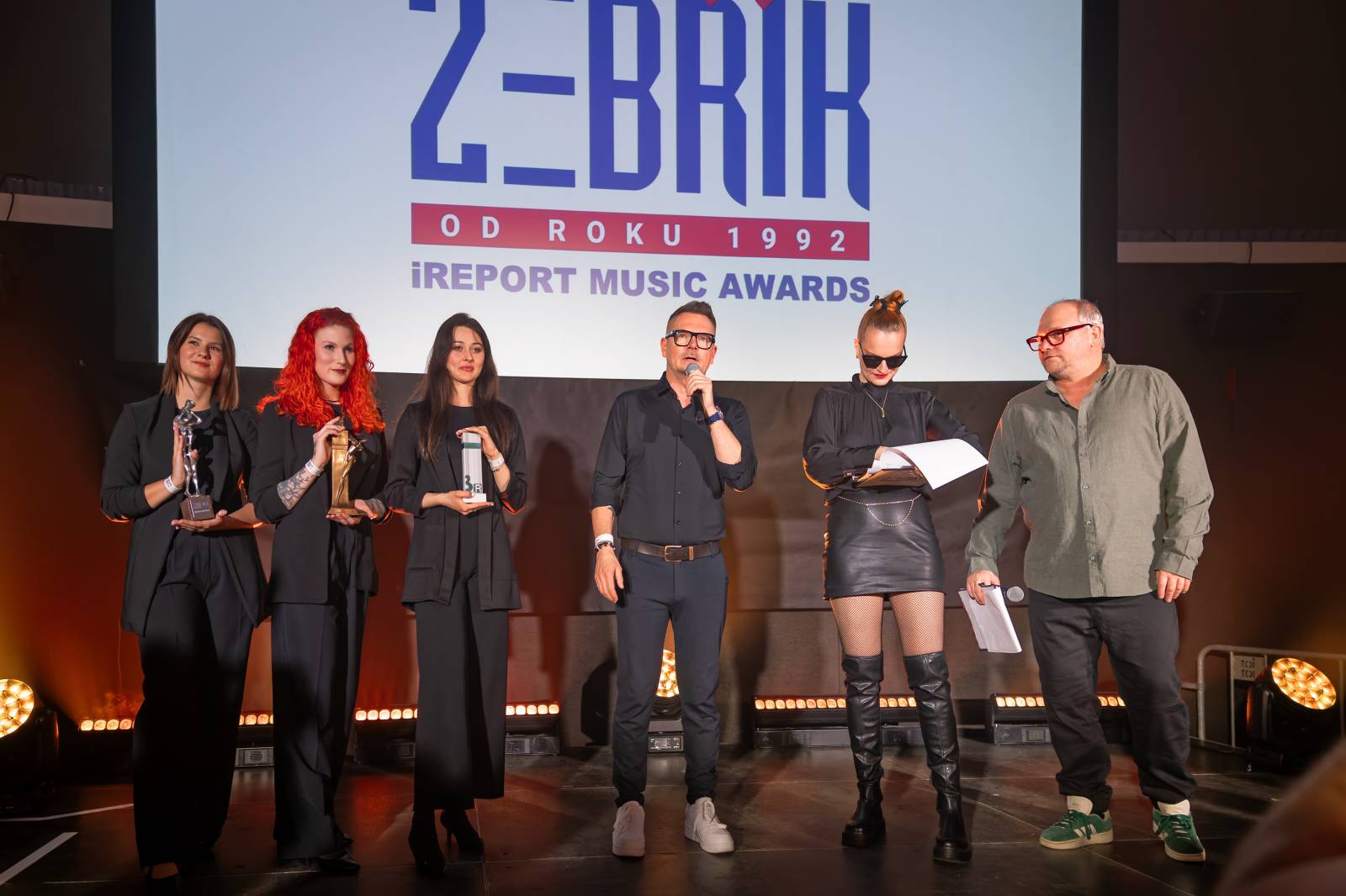 Žebřík ozdobili exkluzivním koncertem Kamil Střihavka s Bárou Basikovou, Danem Bártou a Michalem Pavlíčkem