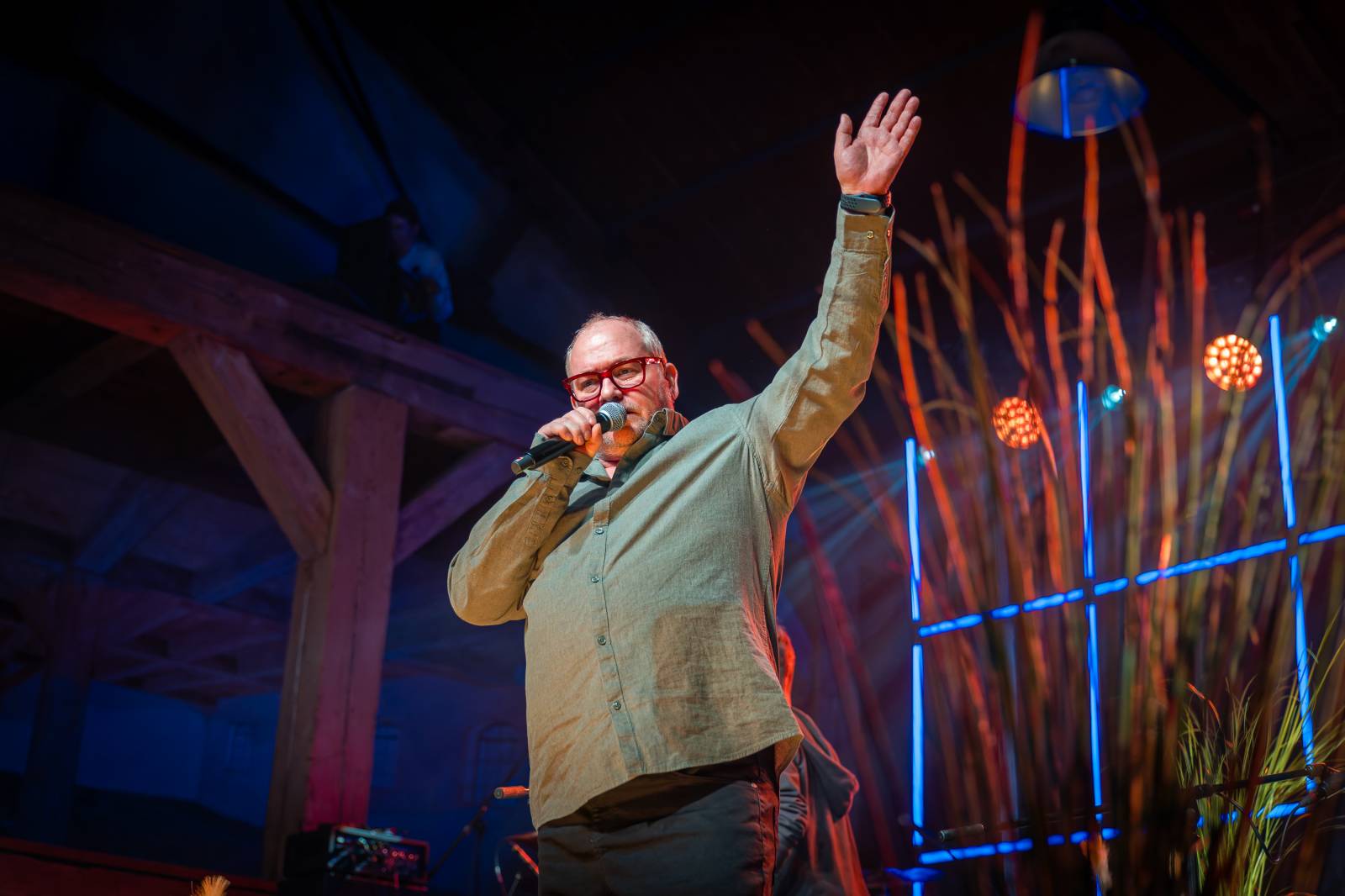 Žebřík ozdobili exkluzivním koncertem Kamil Střihavka s Bárou Basikovou, Danem Bártou a Michalem Pavlíčkem