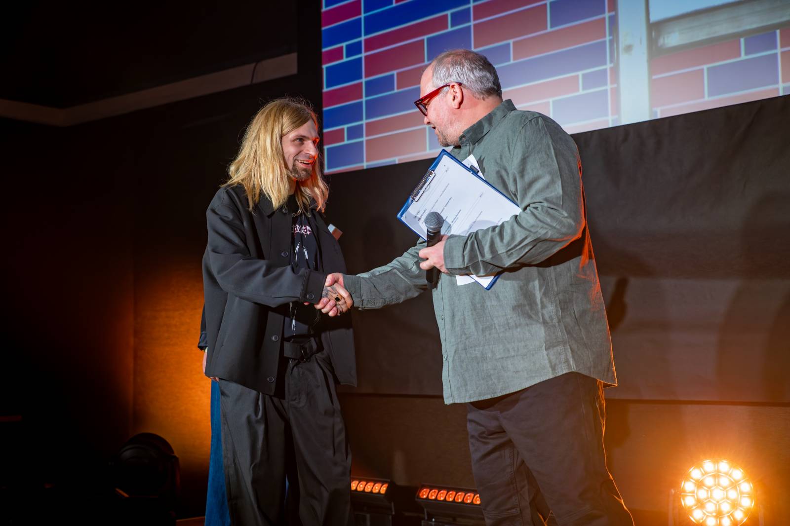 Žebřík ozdobili exkluzivním koncertem Kamil Střihavka s Bárou Basikovou, Danem Bártou a Michalem Pavlíčkem