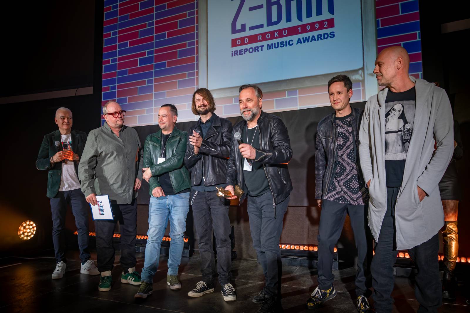 Žebřík ozdobili exkluzivním koncertem Kamil Střihavka s Bárou Basikovou, Danem Bártou a Michalem Pavlíčkem