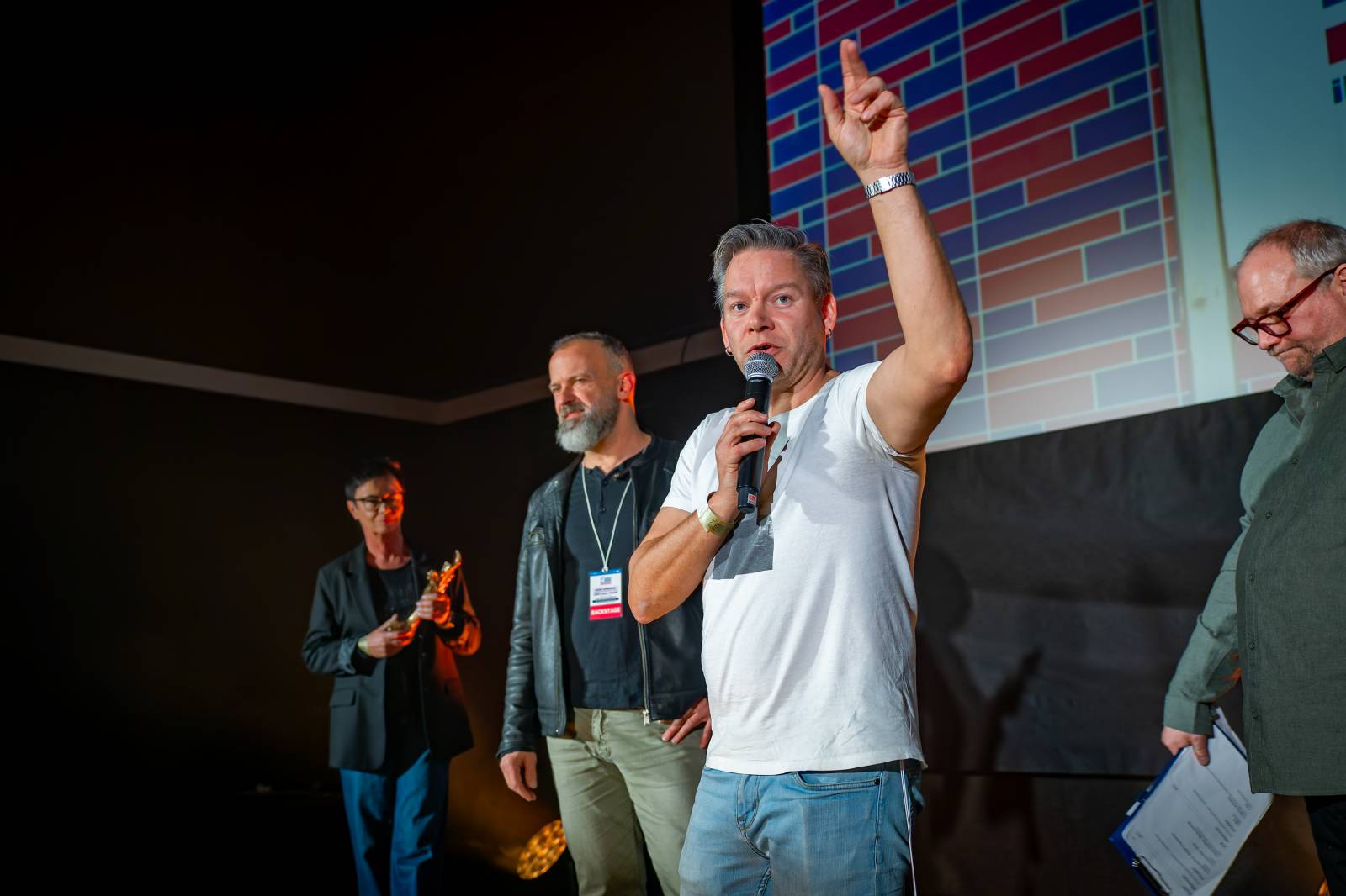 Žebřík ozdobili exkluzivním koncertem Kamil Střihavka s Bárou Basikovou, Danem Bártou a Michalem Pavlíčkem