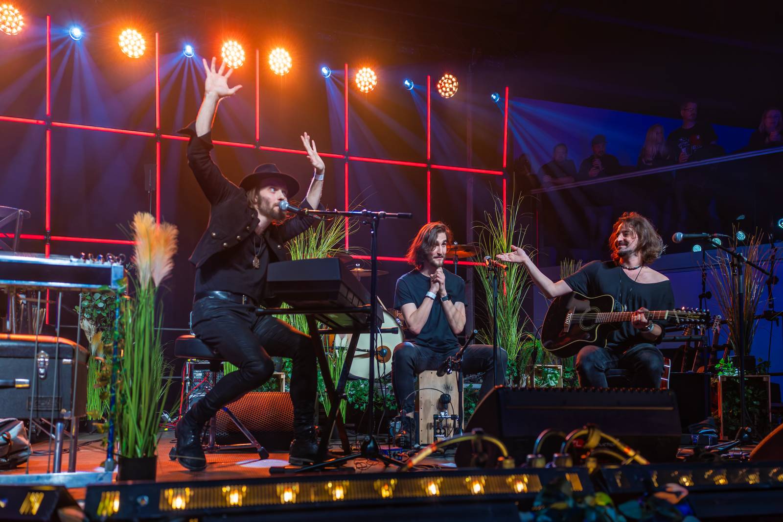 Žebřík ozdobili exkluzivním koncertem Kamil Střihavka s Bárou Basikovou, Danem Bártou a Michalem Pavlíčkem