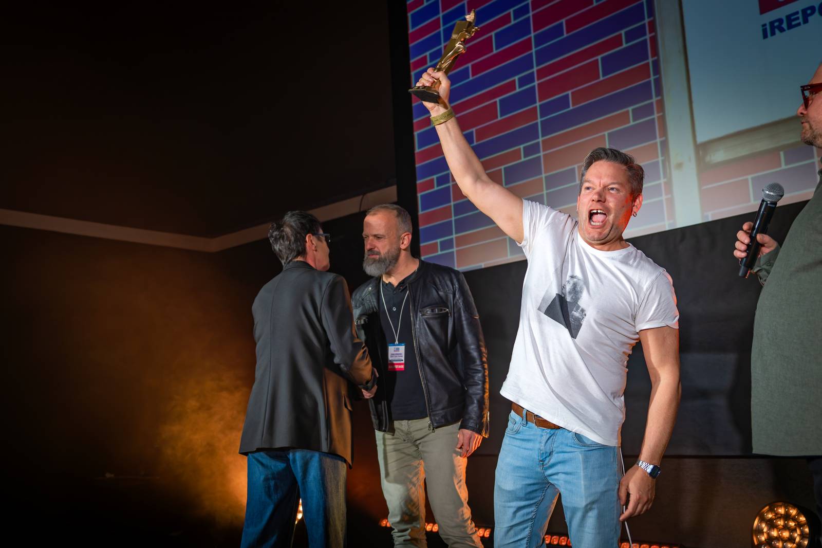 Žebřík ozdobili exkluzivním koncertem Kamil Střihavka s Bárou Basikovou, Danem Bártou a Michalem Pavlíčkem