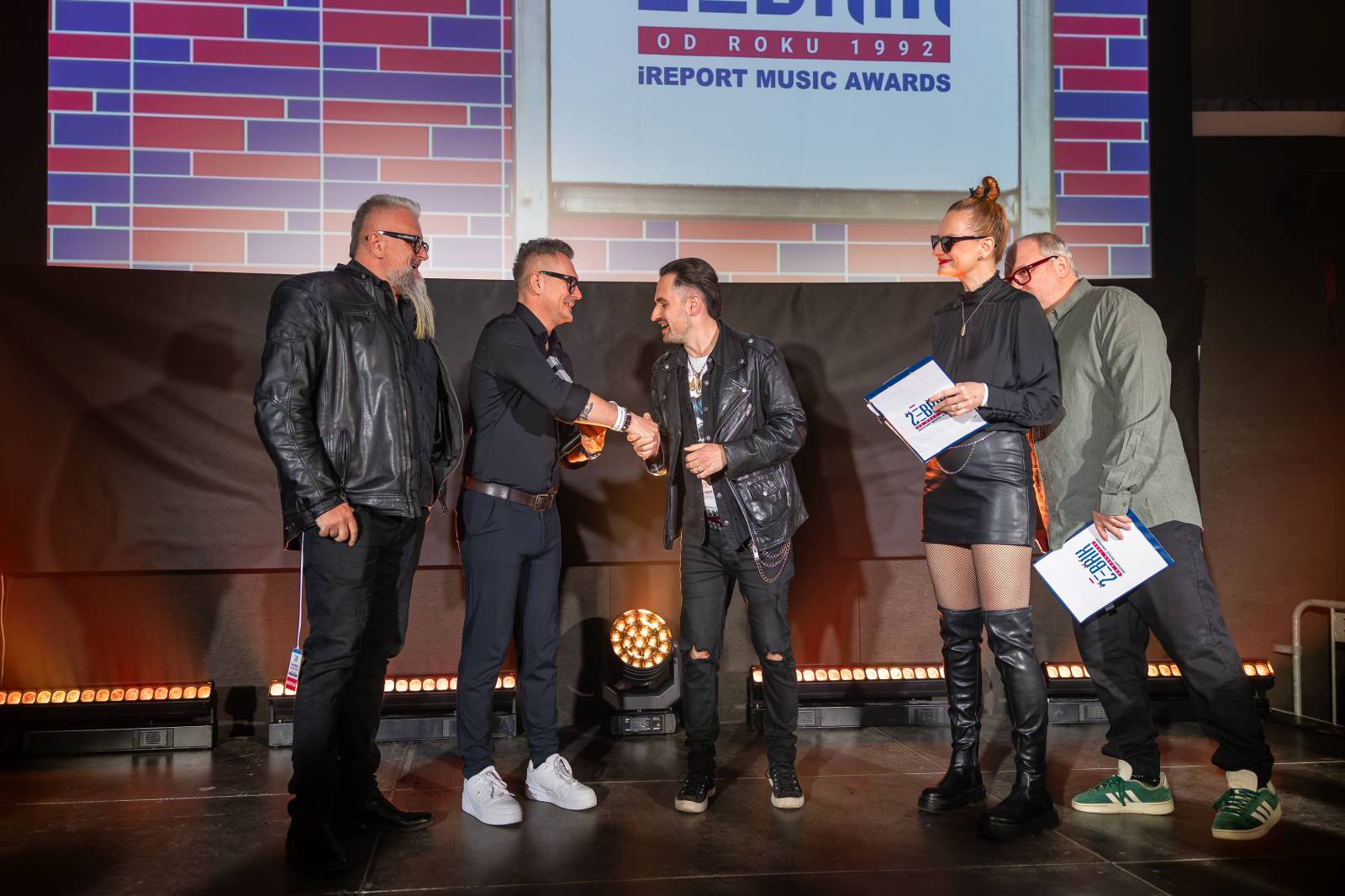 Žebřík ozdobili exkluzivním koncertem Kamil Střihavka s Bárou Basikovou, Danem Bártou a Michalem Pavlíčkem