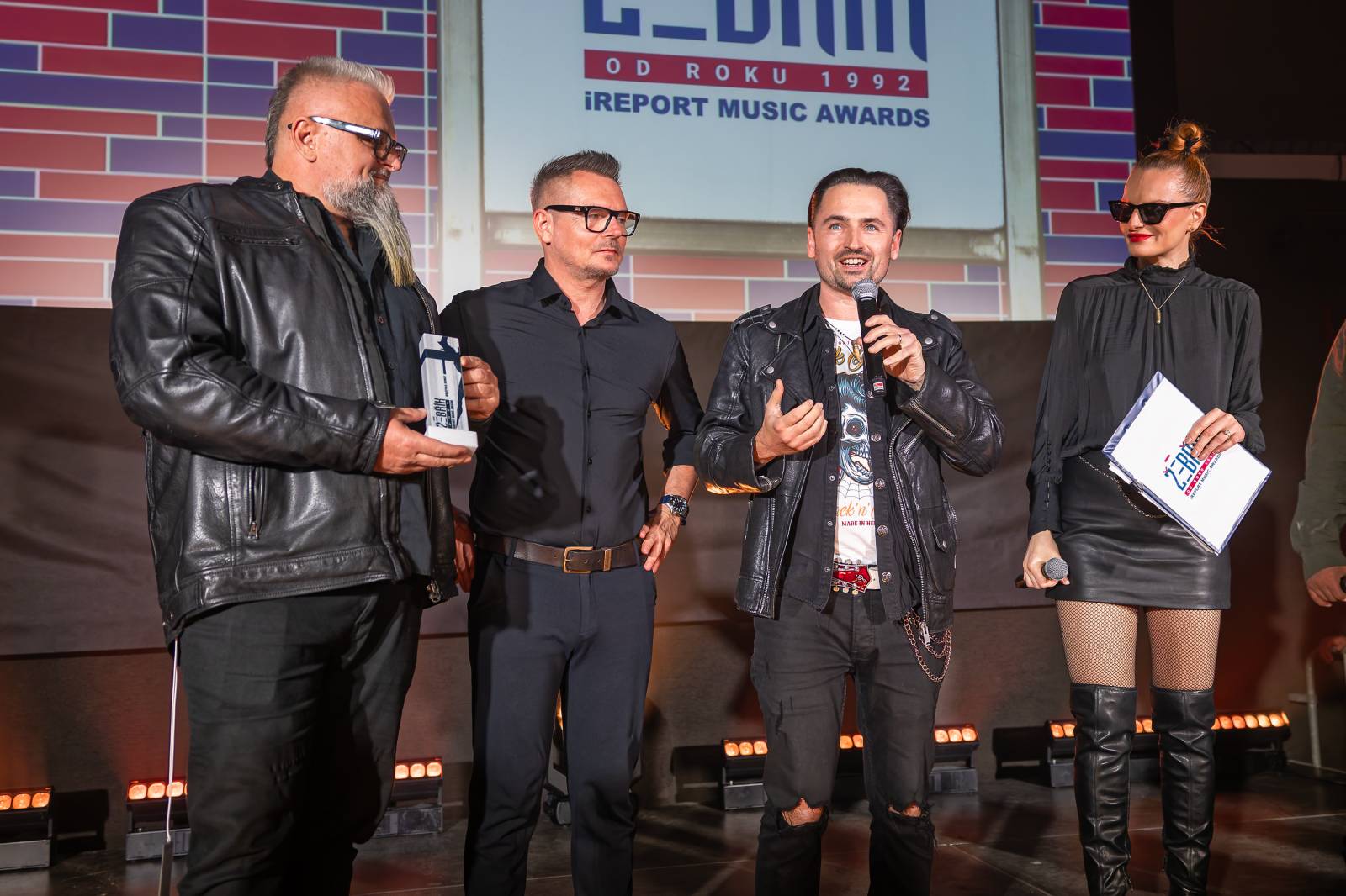 Žebřík ozdobili exkluzivním koncertem Kamil Střihavka s Bárou Basikovou, Danem Bártou a Michalem Pavlíčkem