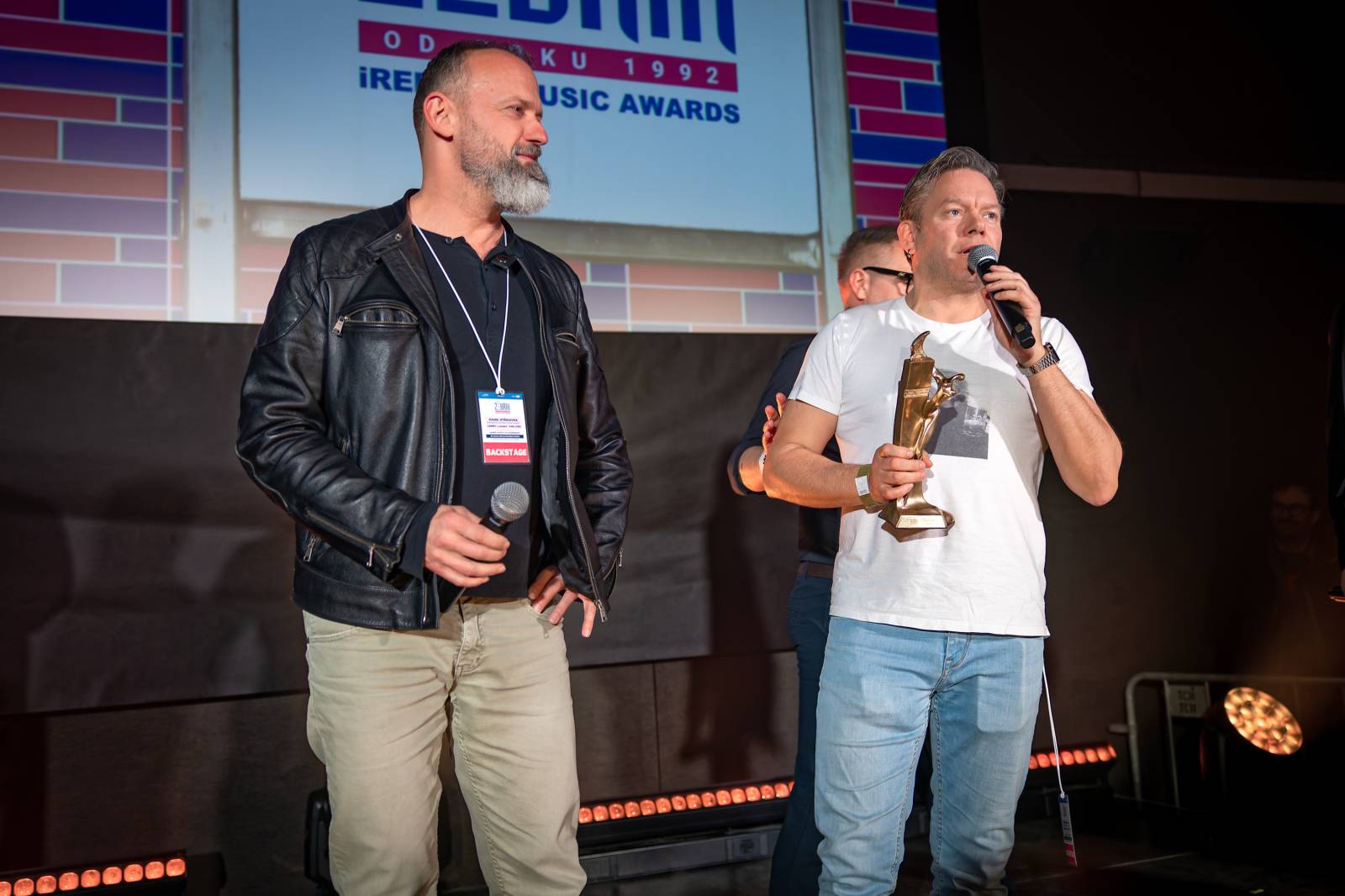 Žebřík ozdobili exkluzivním koncertem Kamil Střihavka s Bárou Basikovou, Danem Bártou a Michalem Pavlíčkem