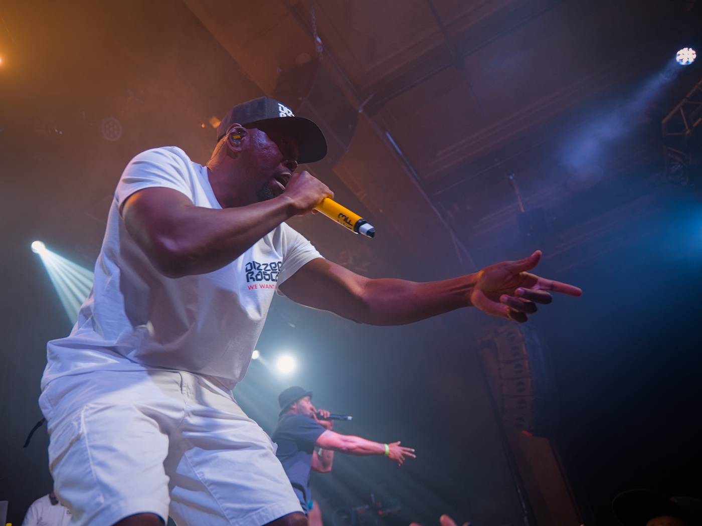 Průkopník ostrovního hip-hopu Dizzee Rascal zahrál v Praze, večer zahájil DJ C. Monts