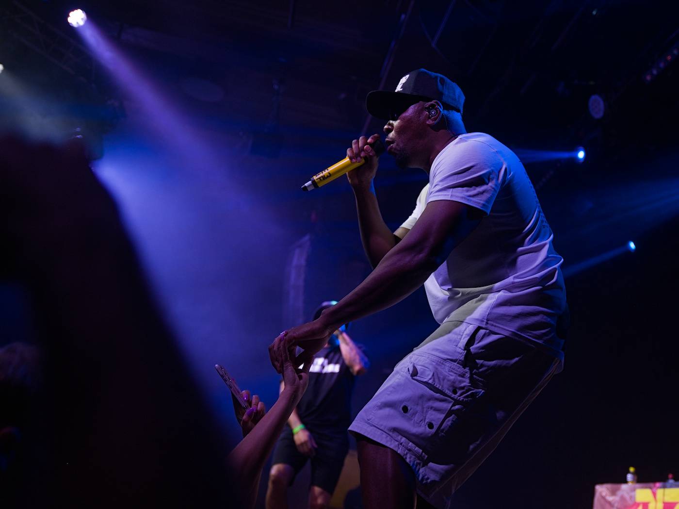 Průkopník ostrovního hip-hopu Dizzee Rascal zahrál v Praze, večer zahájil DJ C. Monts